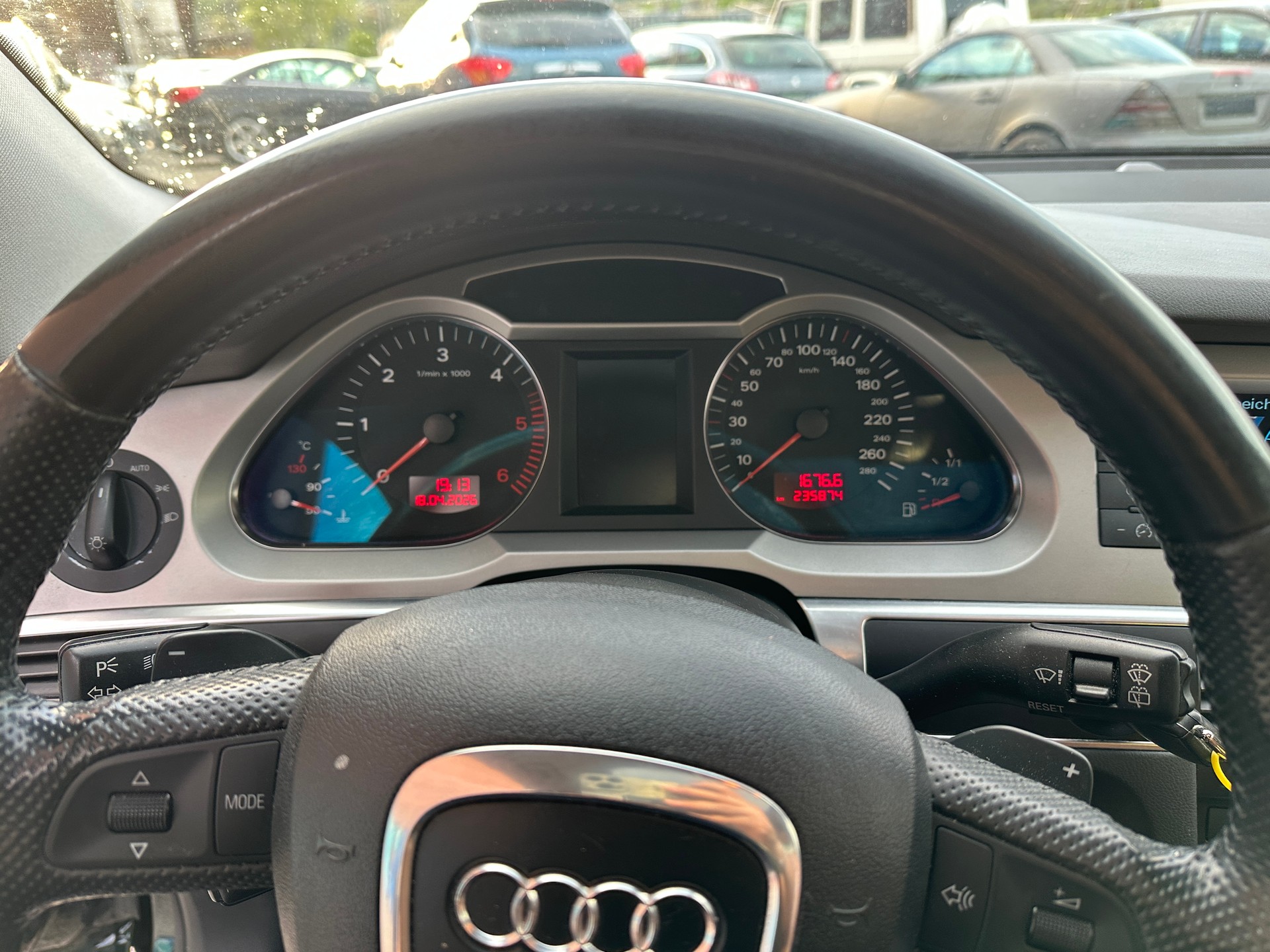 AUDI A6 Avant 3.0 V6 TDI quattro-image-15