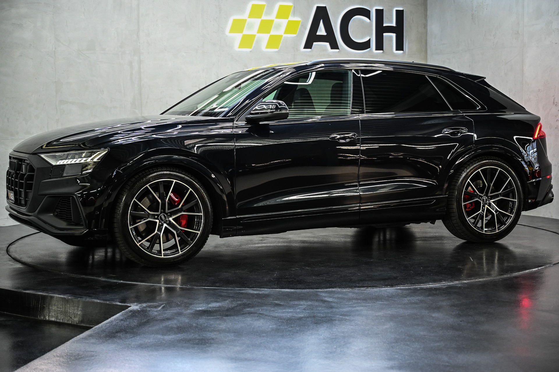 AUDI SQ8 4.0 V8 TDI quattro-showroom-element-3