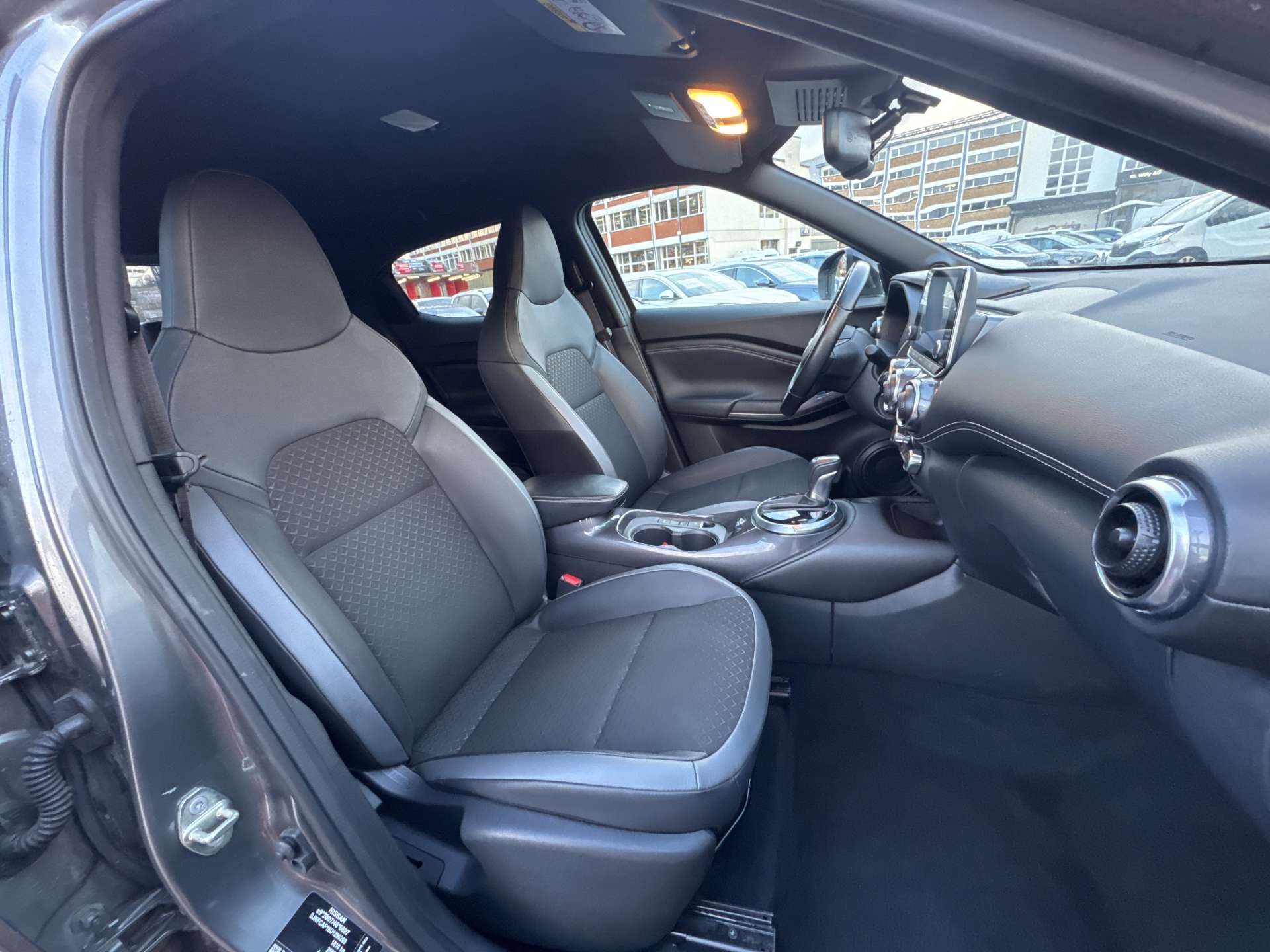 NISSAN Juke 1.6 FHEV Hybrid N-Connecta Automat-image-12