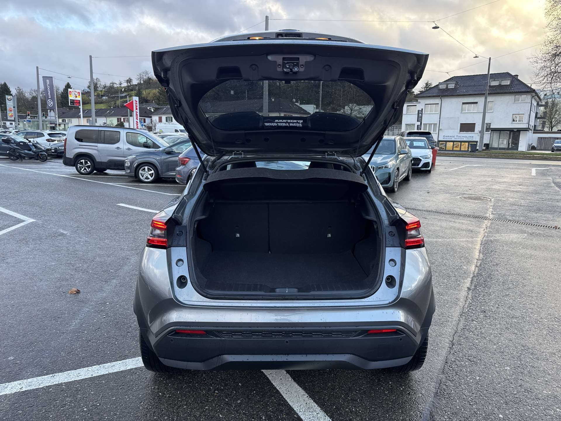 NISSAN Juke 1.6 FHEV Hybrid N-Connecta Automat-image-7