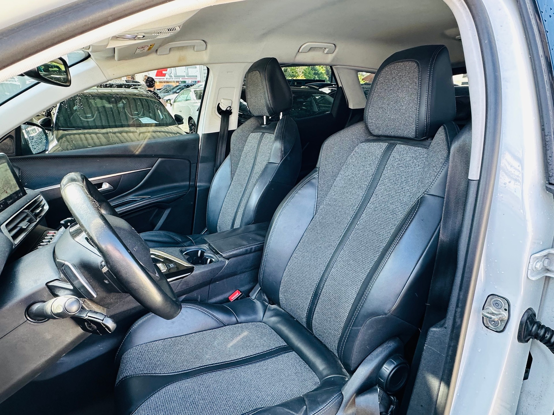 PEUGEOT 3008 1.6 THP Allure EAT-image-10