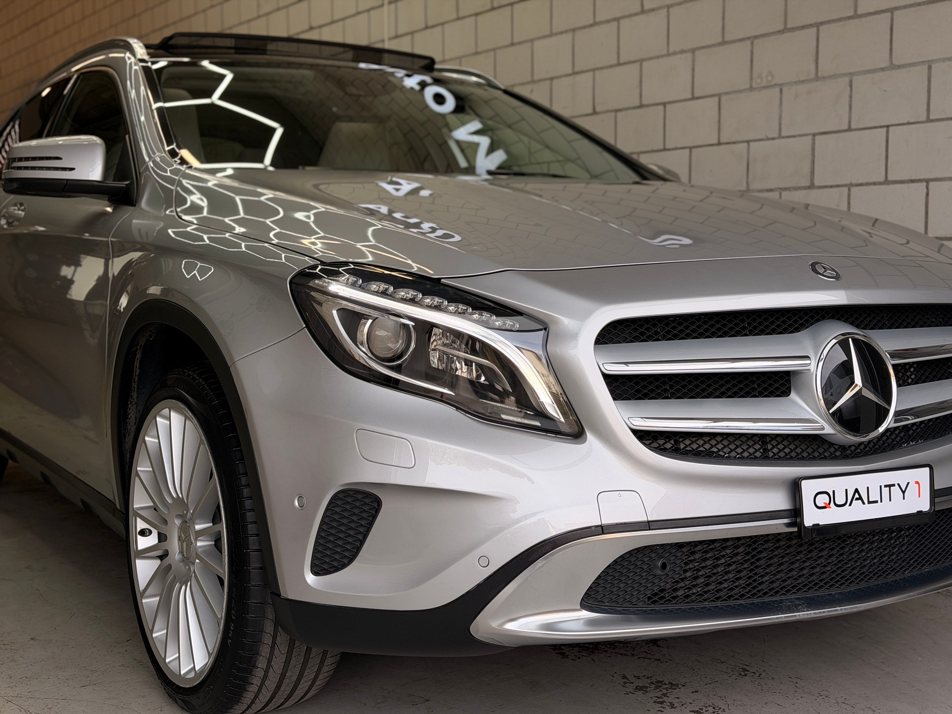 MERCEDES-BENZ GLA 220 CDI Urban 4Matic 7G-DCT-showroom-element-2