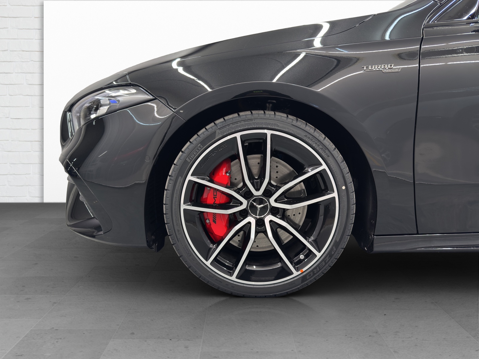 MERCEDES-BENZ AMG A 35 4Matic-image-5