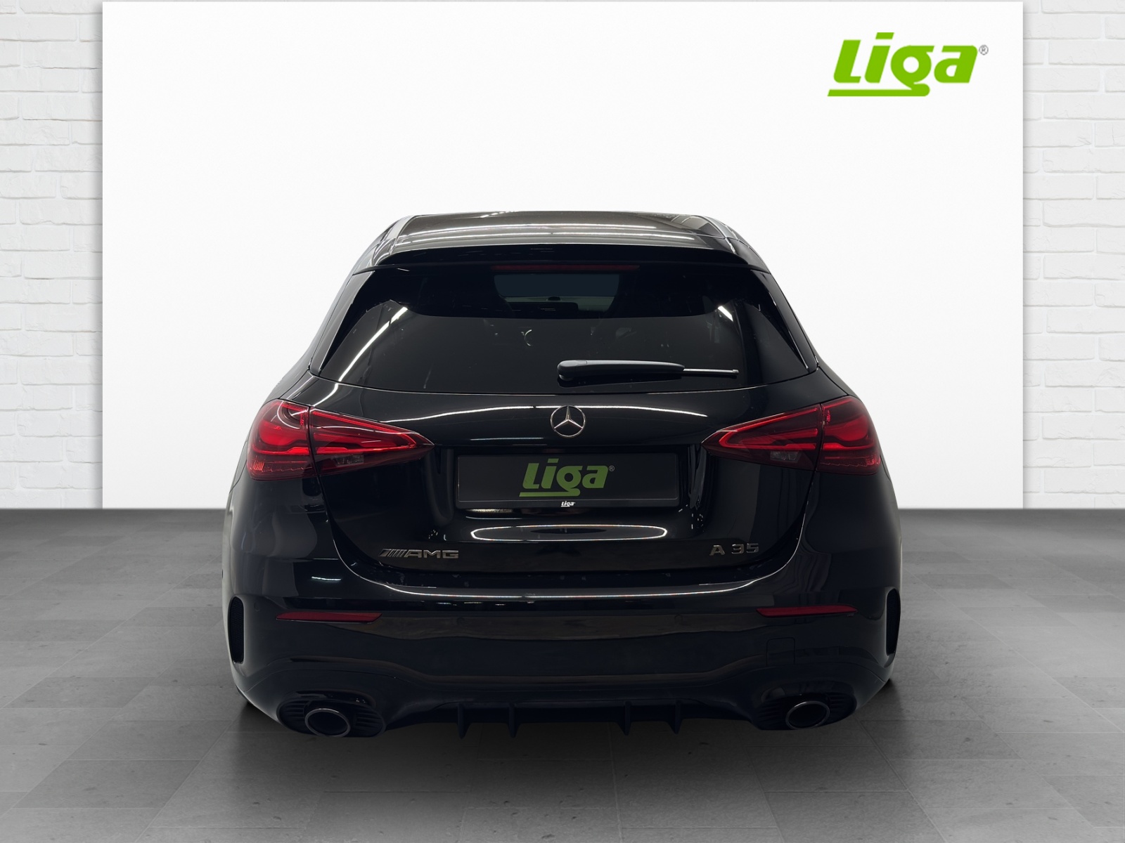 MERCEDES-BENZ AMG A 35 4Matic-image-4