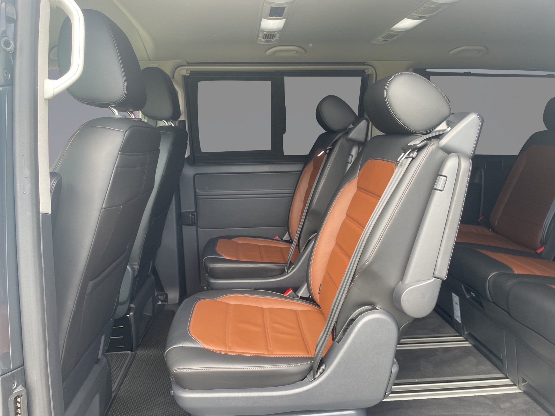 VW T6.1 Multivan 2.0 BI-TDI Highline DSG 4M / 204PS + Langer Radstand 3400mm-image-18