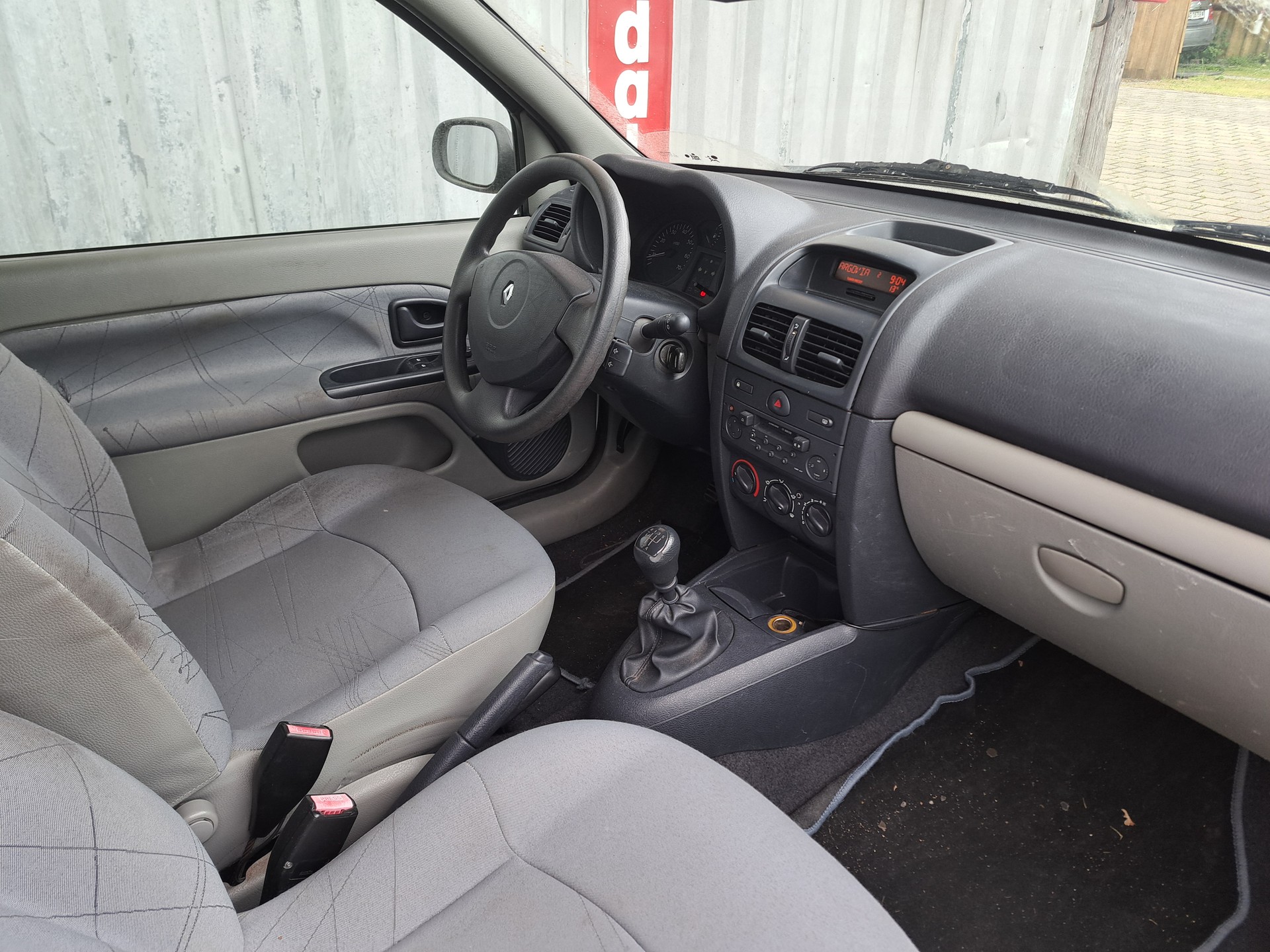 RENAULT Clio 1.4 16V Expression Confort-image-2