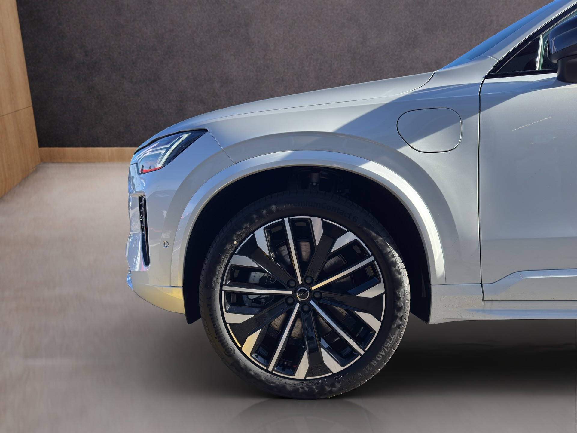 VOLVO XC90 2.0 T8 TE Plus Dark eAWD-image-8