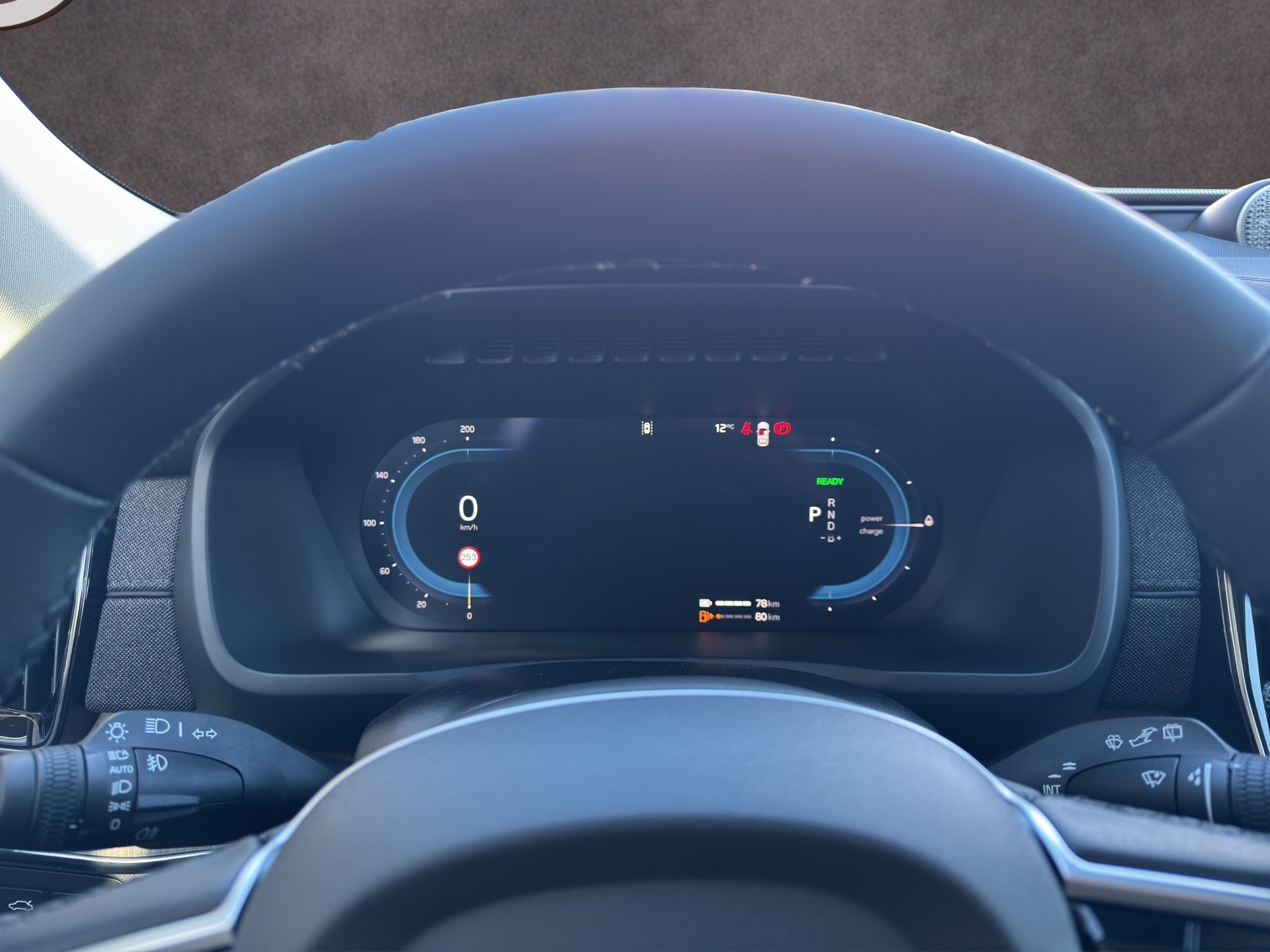 VOLVO XC90 2.0 T8 TE Plus Dark eAWD-image-15