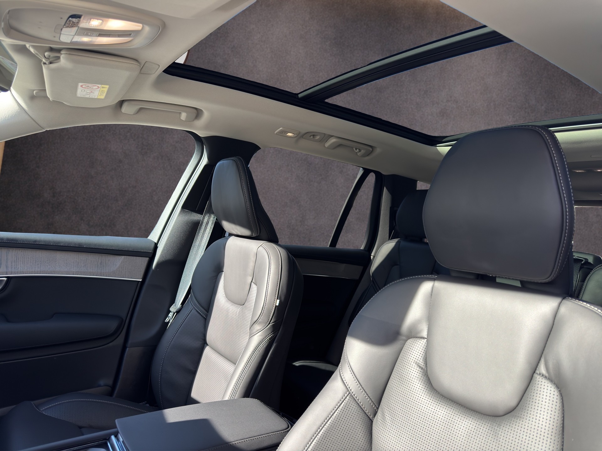 VOLVO XC90 2.0 T8 TE Plus Dark eAWD-image-17