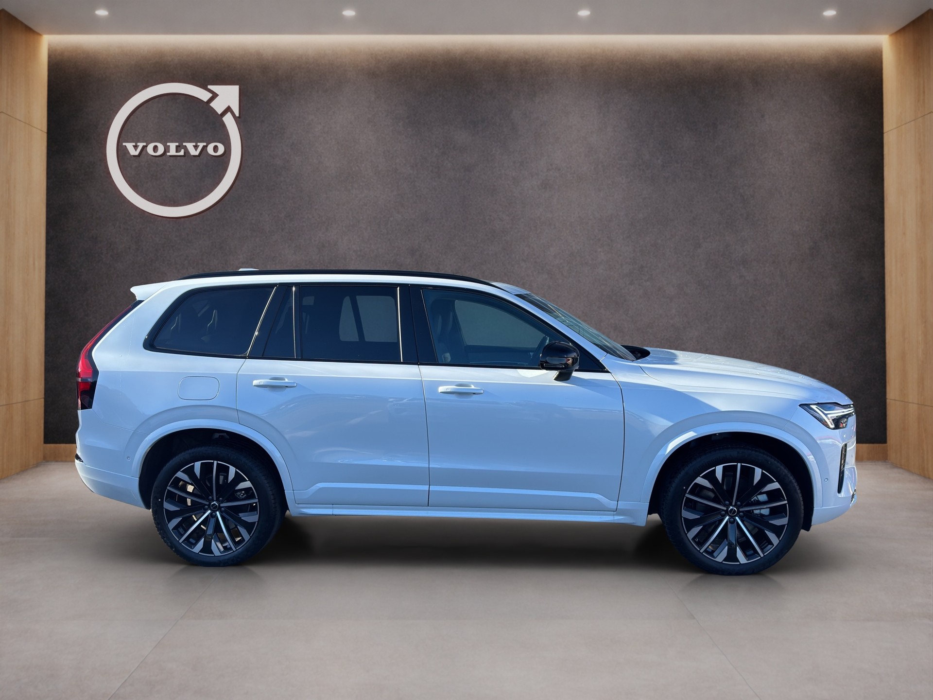 VOLVO XC90 2.0 T8 TE Plus Dark eAWD-image-6