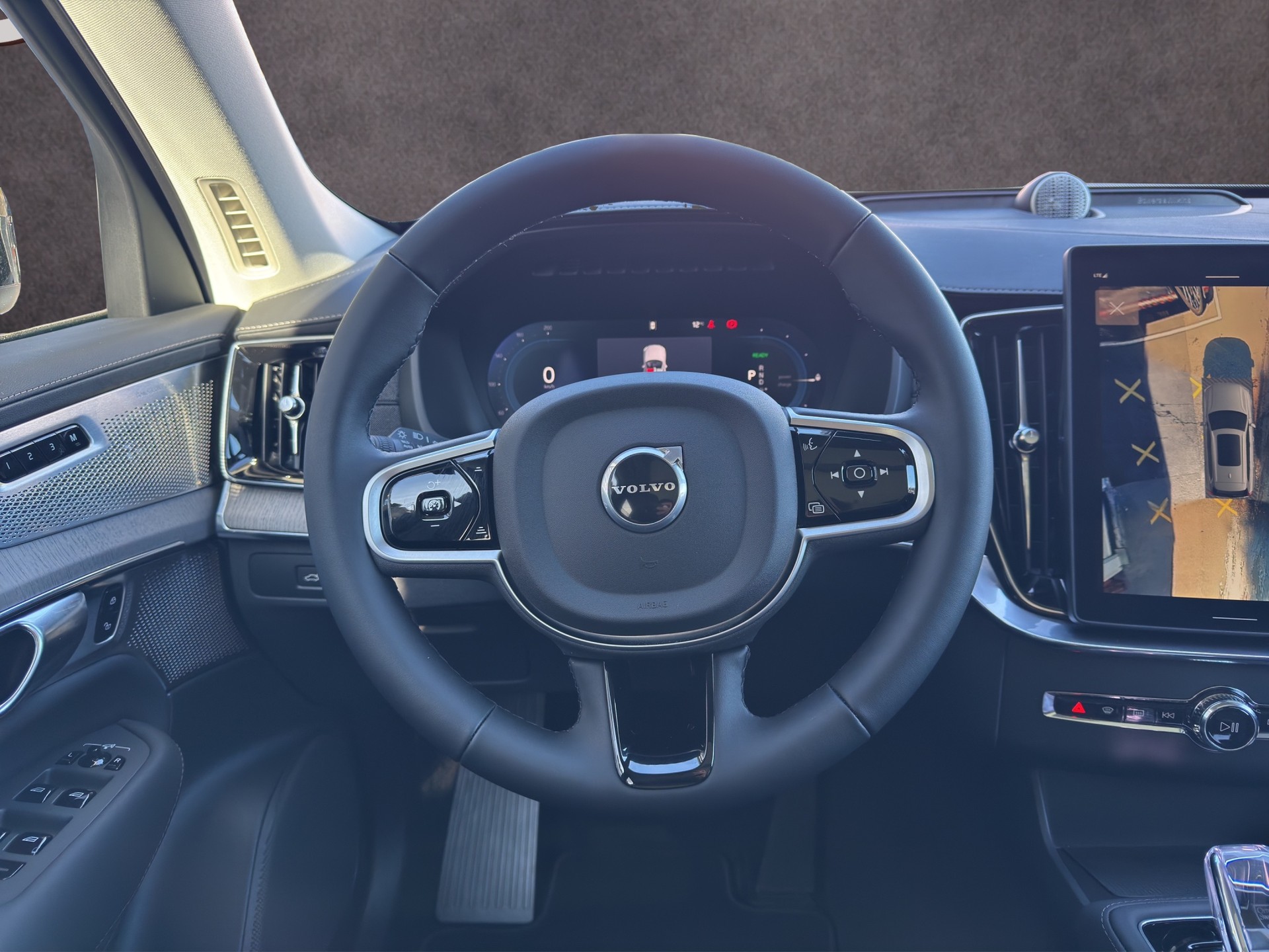 VOLVO XC90 2.0 T8 TE Plus Dark eAWD-image-14