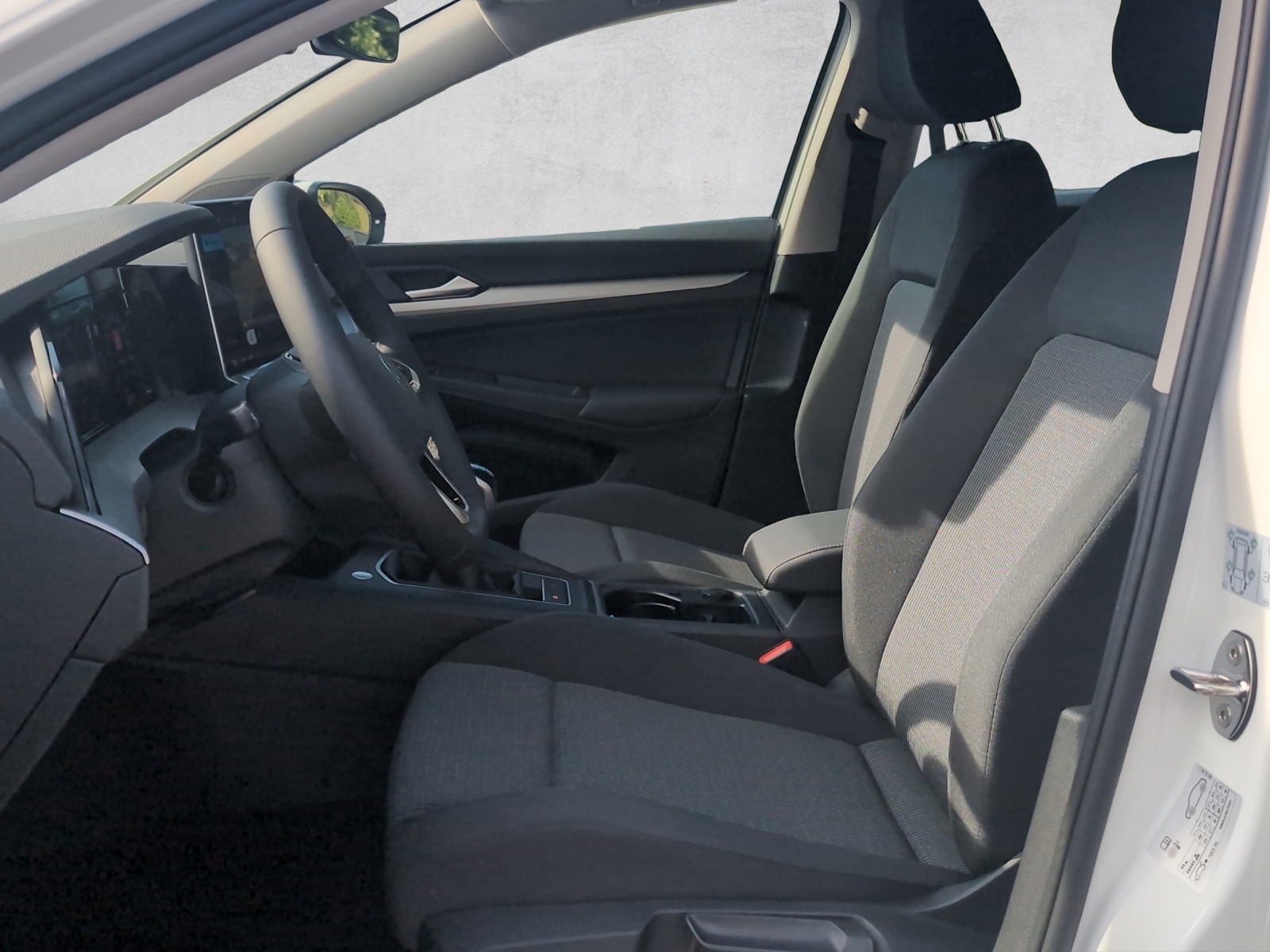 VW Golf Basis-image-8