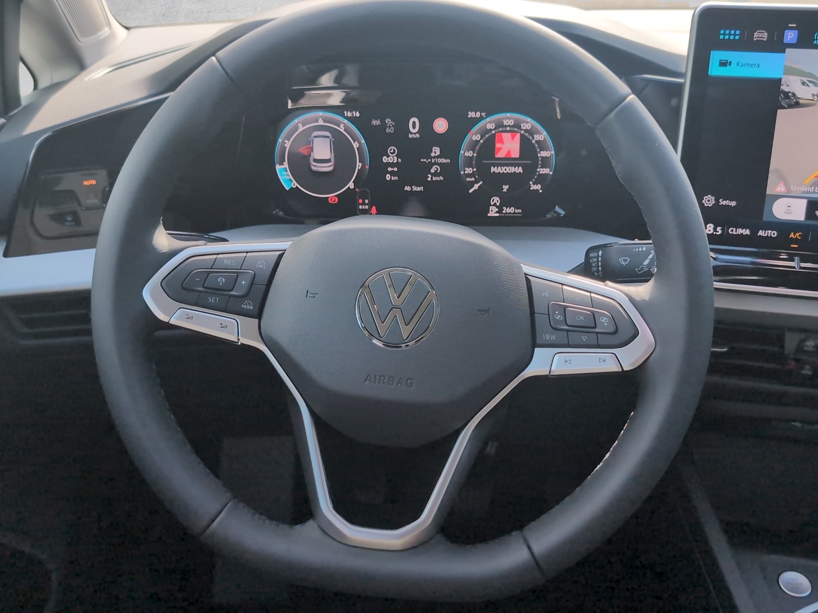 VW Golf Basis-image-10