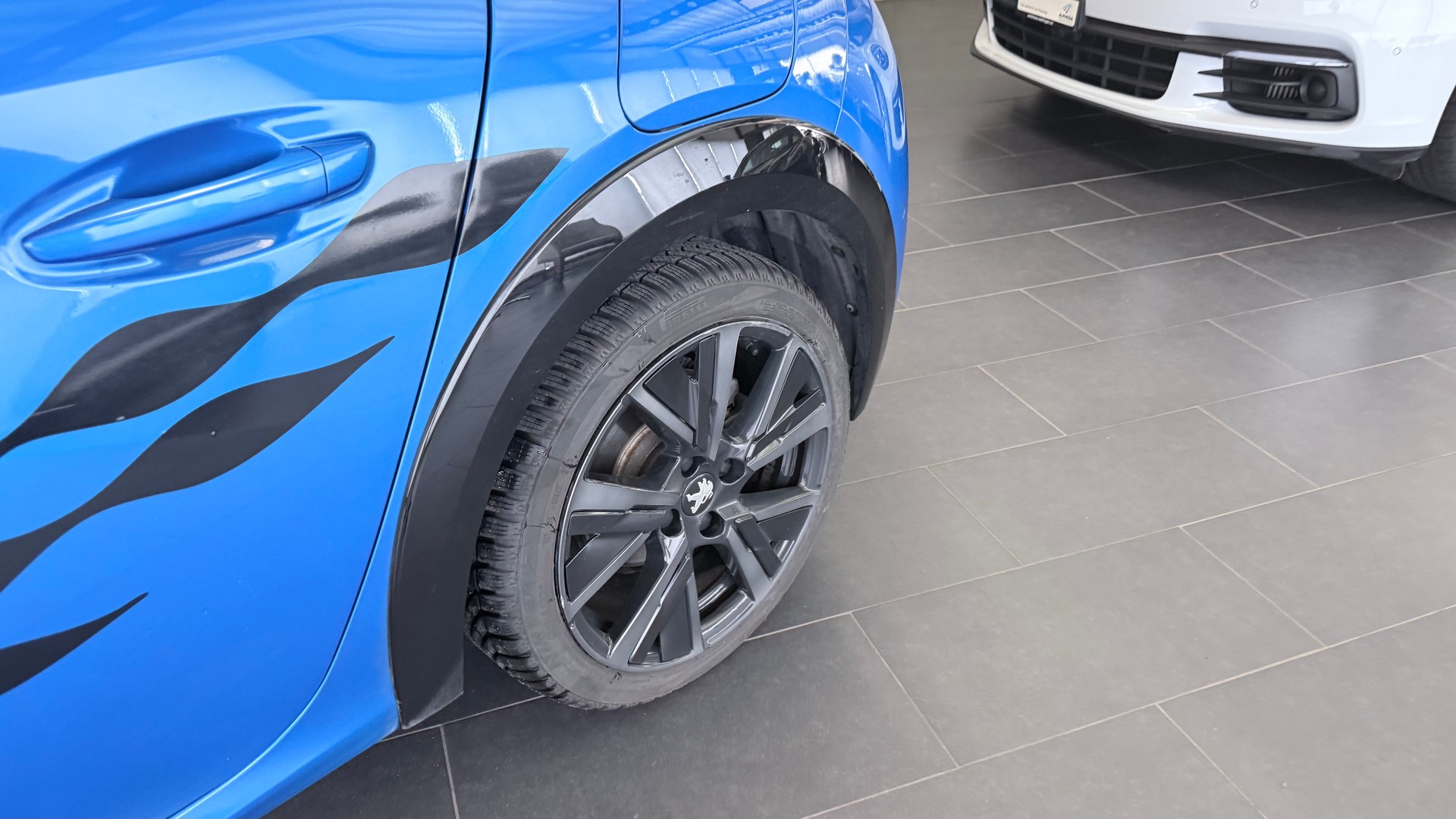PEUGEOT 208 e-GT-image-7