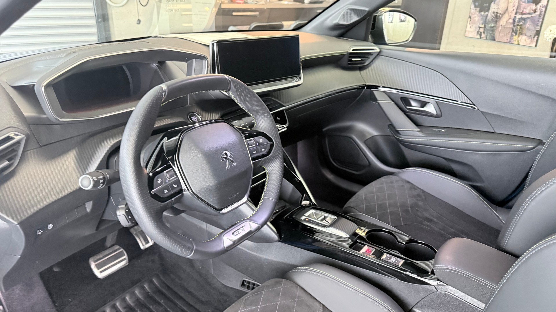 PEUGEOT 208 e-GT-image-9