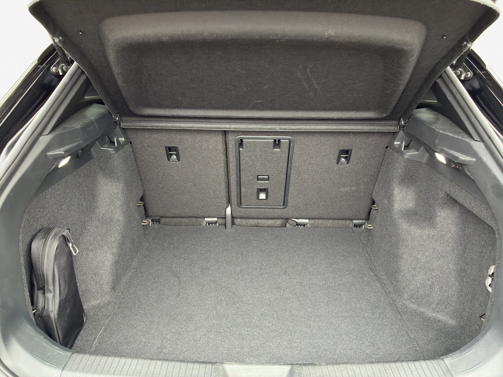 VW ID.4 Pro Performance 77 kWh 1ST-image-12