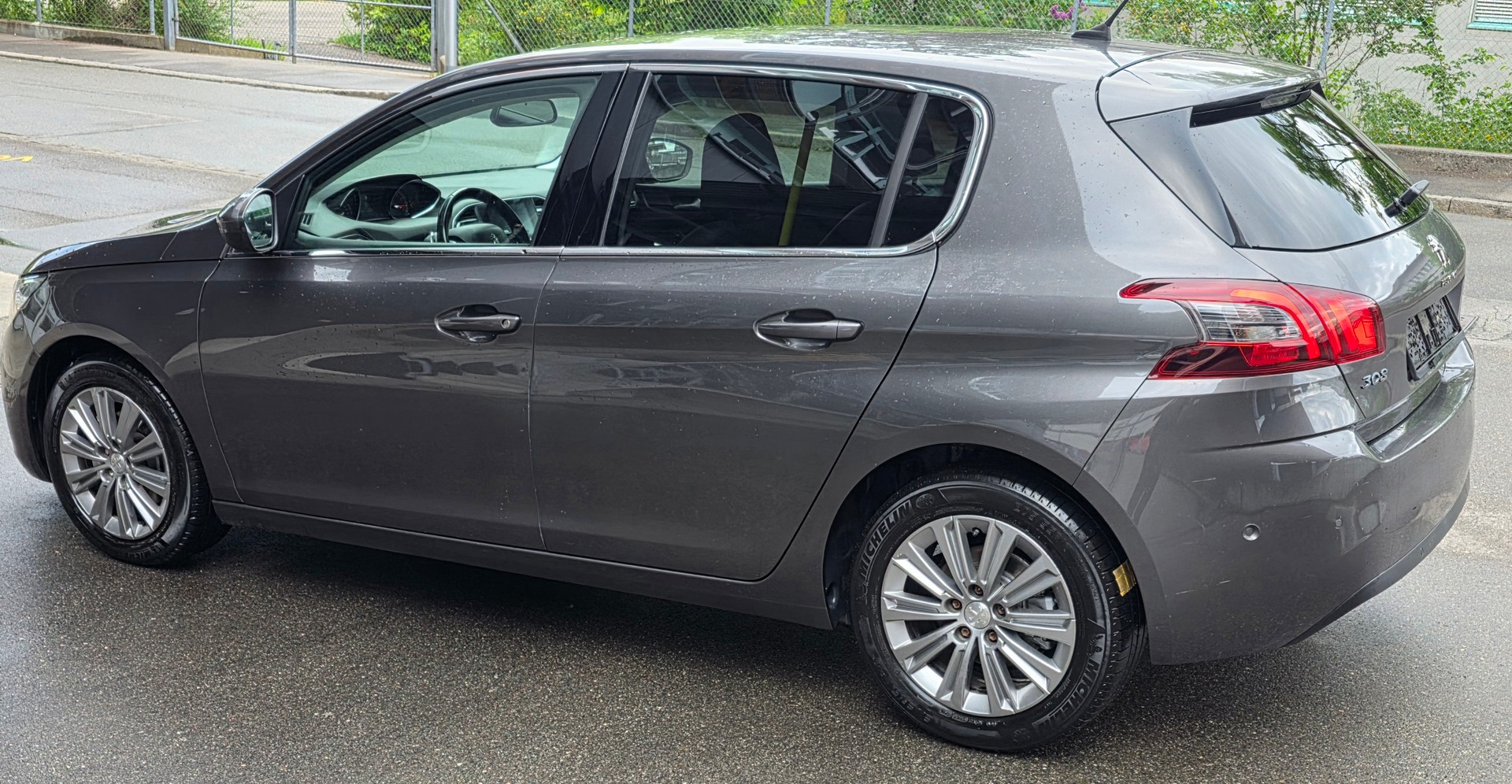PEUGEOT 308 1.2 Pure Tech Style EAT8-image-10