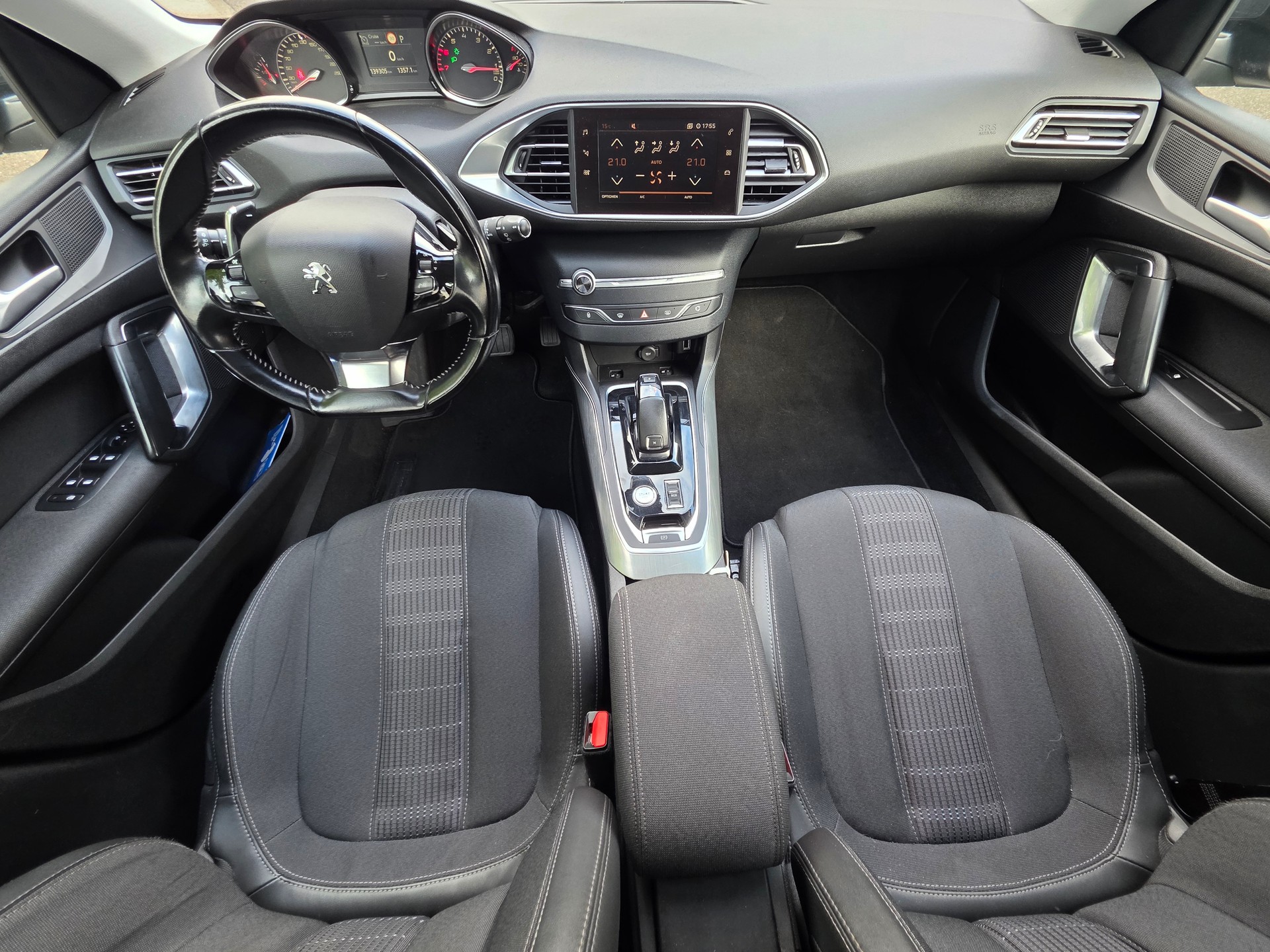 PEUGEOT 308 1.2 Pure Tech Style EAT8-image-12