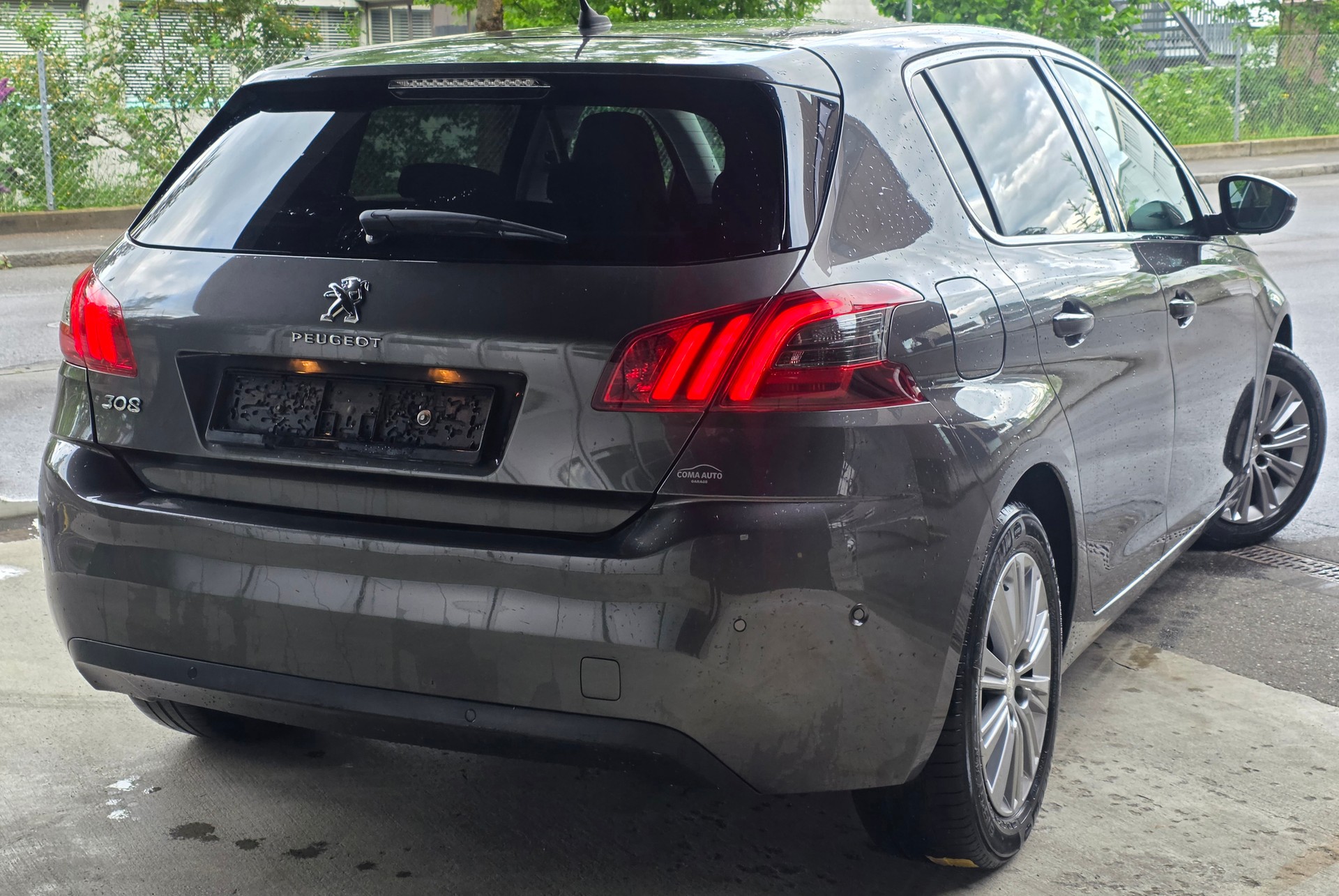 PEUGEOT 308 1.2 Pure Tech Style EAT8-image-8