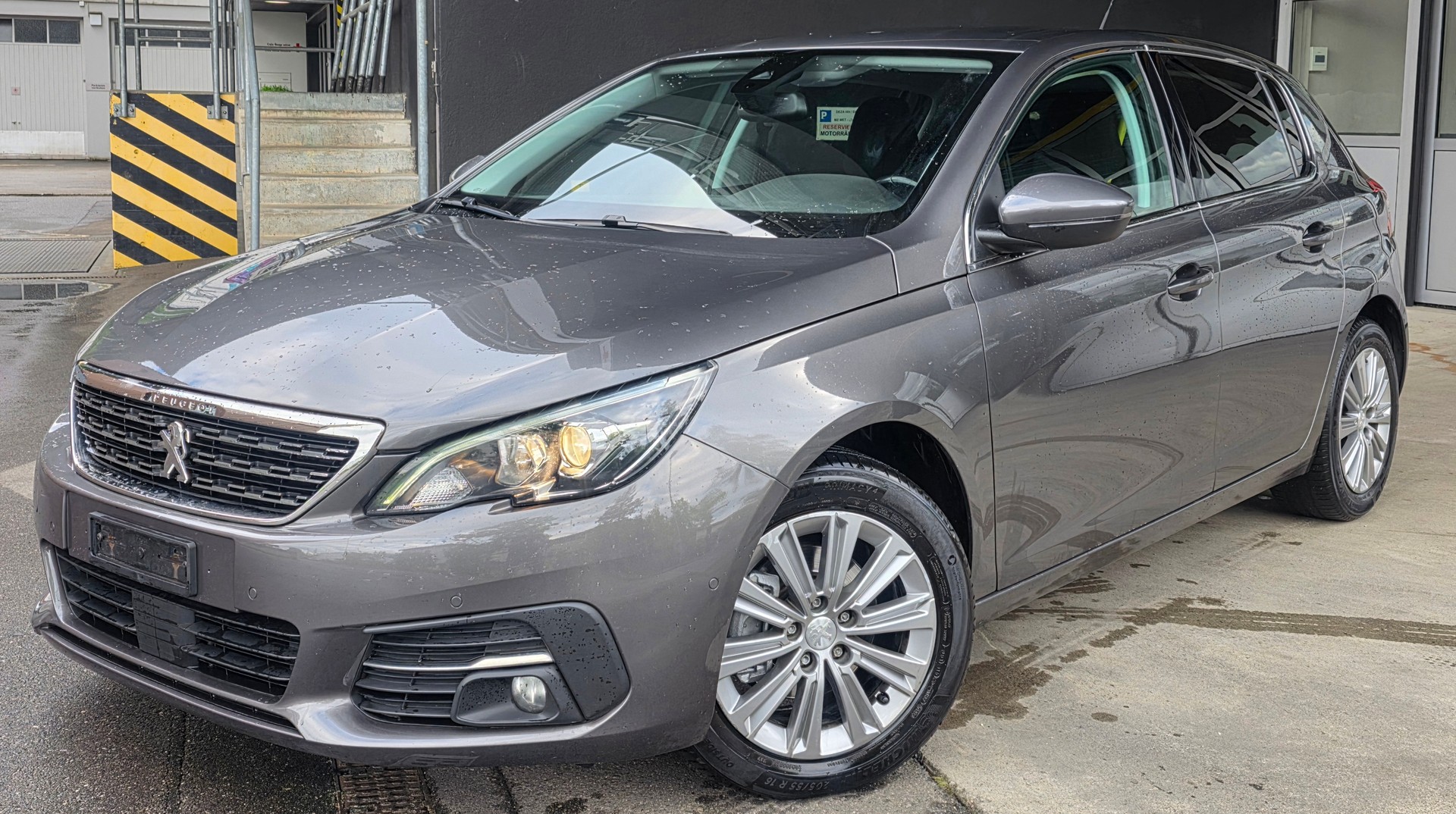PEUGEOT 308 1.2 Pure Tech Style EAT8-image-5