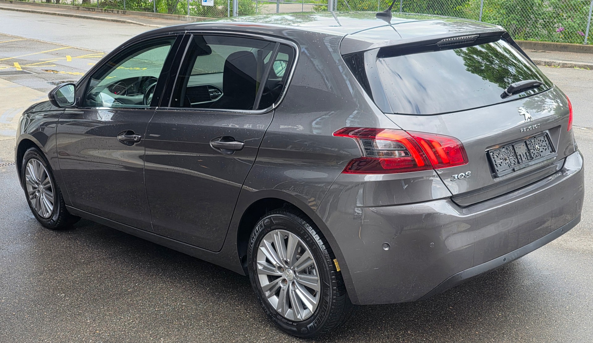 PEUGEOT 308 1.2 Pure Tech Style EAT8-image-3
