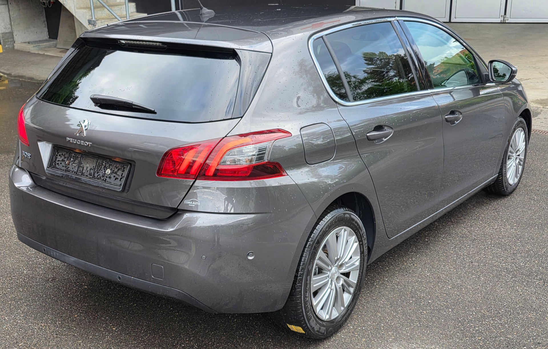 PEUGEOT 308 1.2 Pure Tech Style EAT8-image-6