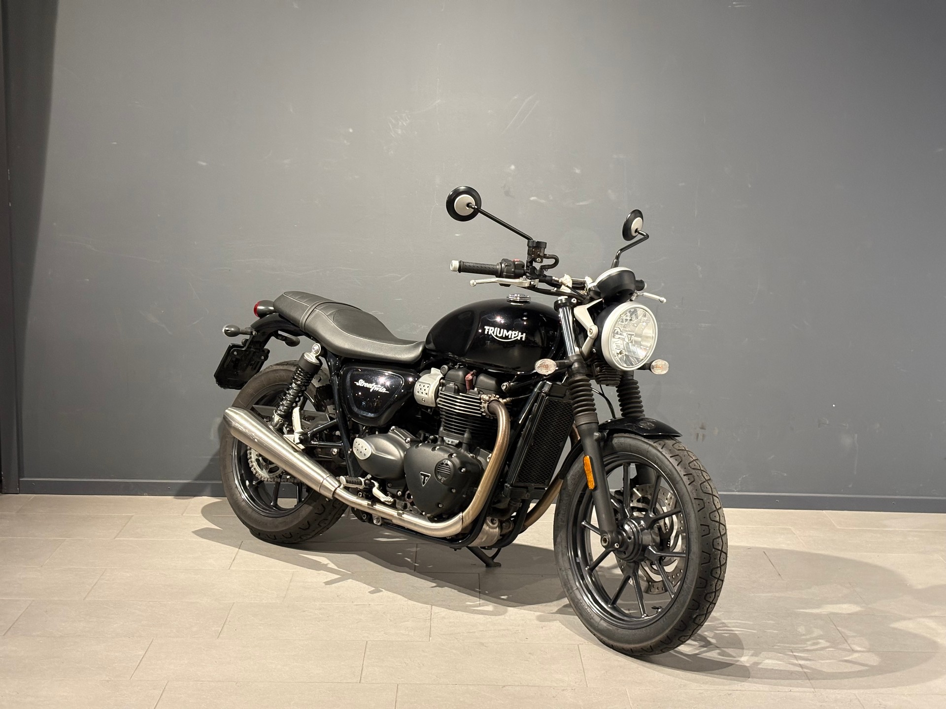 TRIUMPH Street Twin 900 i (35kW)-showroom-element-1
