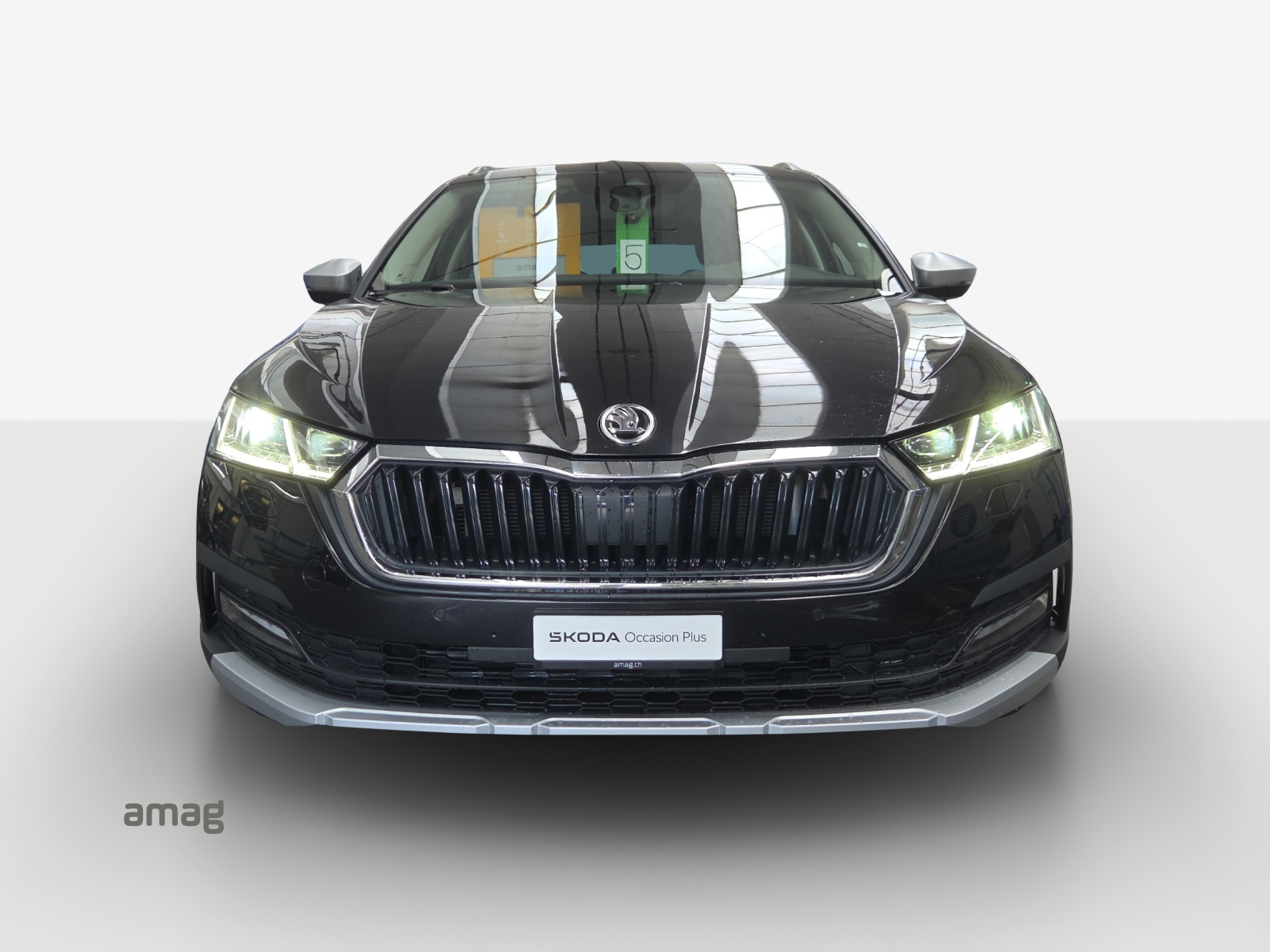 SKODA Octavia Combi 2.0 TDI DSG Scout 4x4-image-6