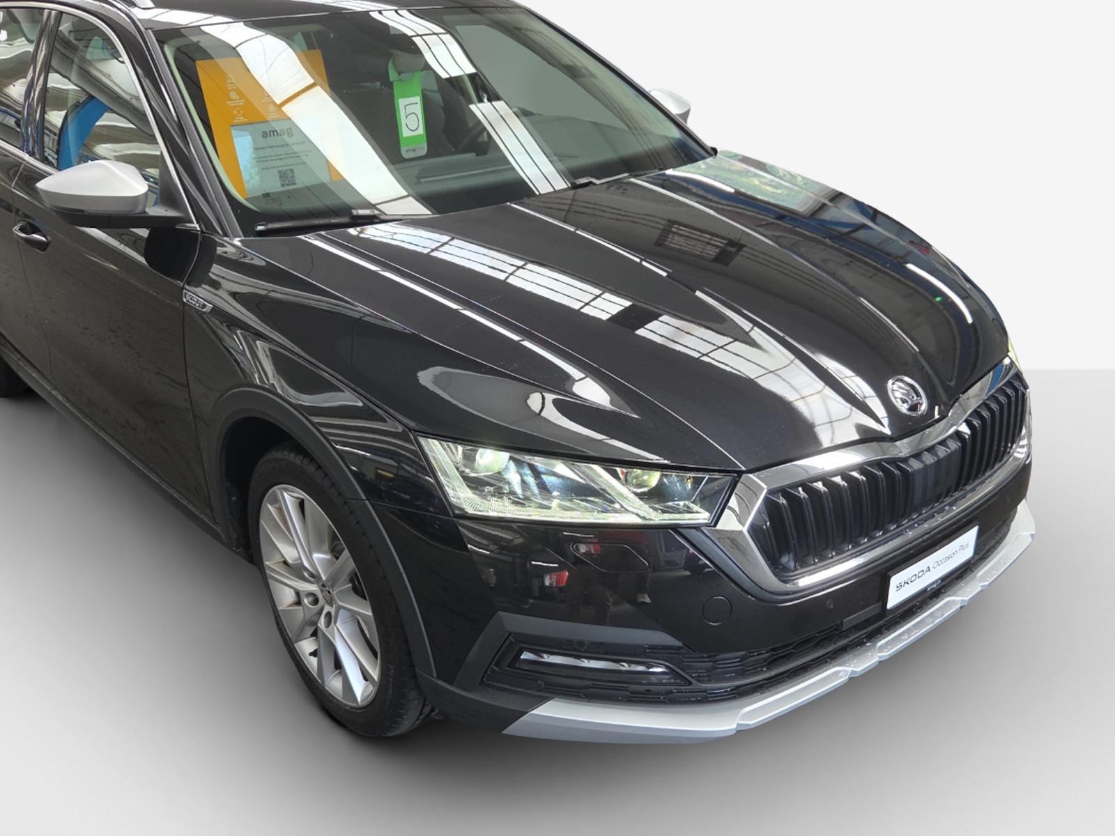 SKODA Octavia Combi 2.0 TDI DSG Scout 4x4-image-15