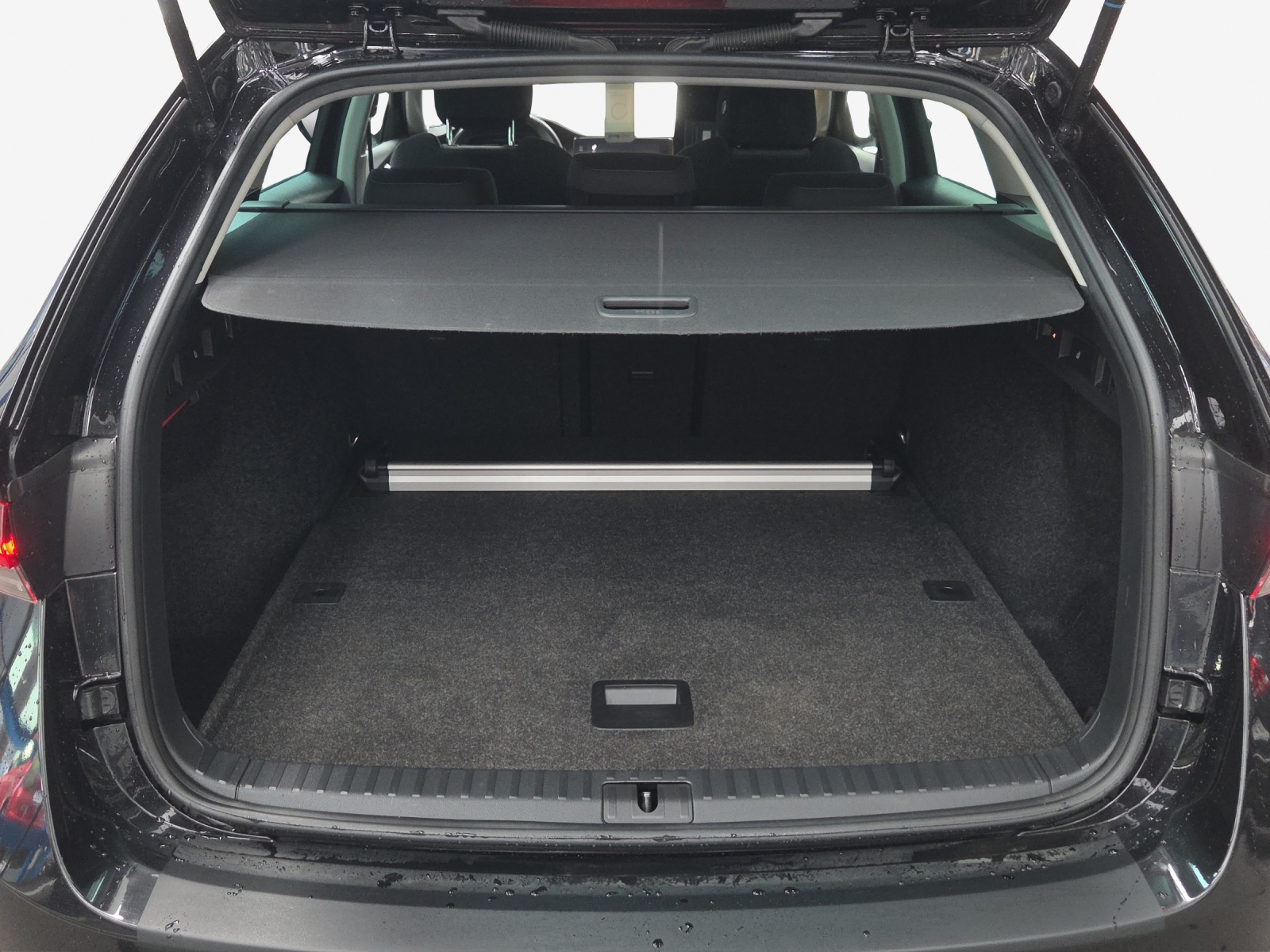 SKODA Octavia Combi 2.0 TDI DSG Scout 4x4-image-12