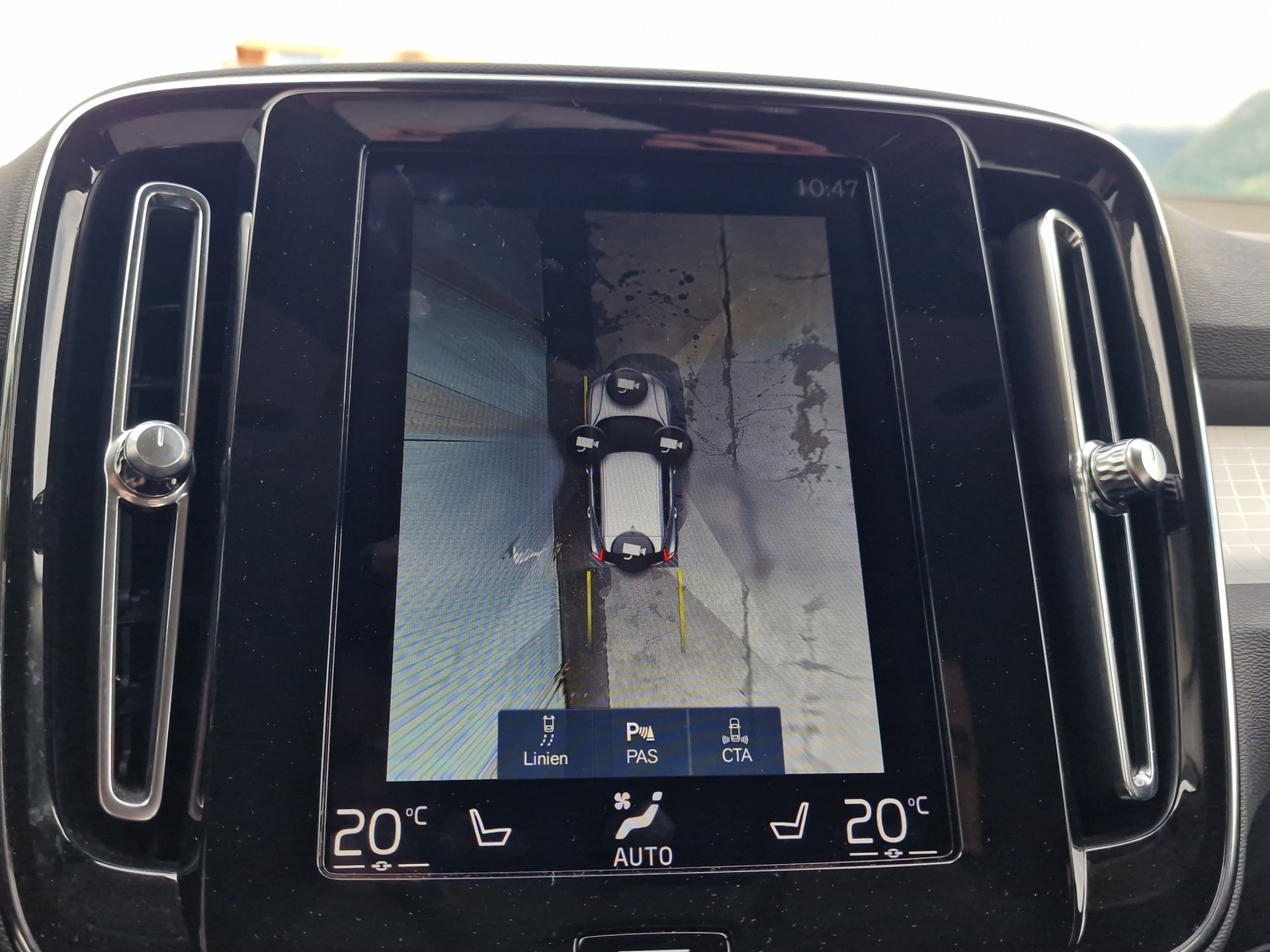 VOLVO XC40 1.5 T3 Momentum-image-16