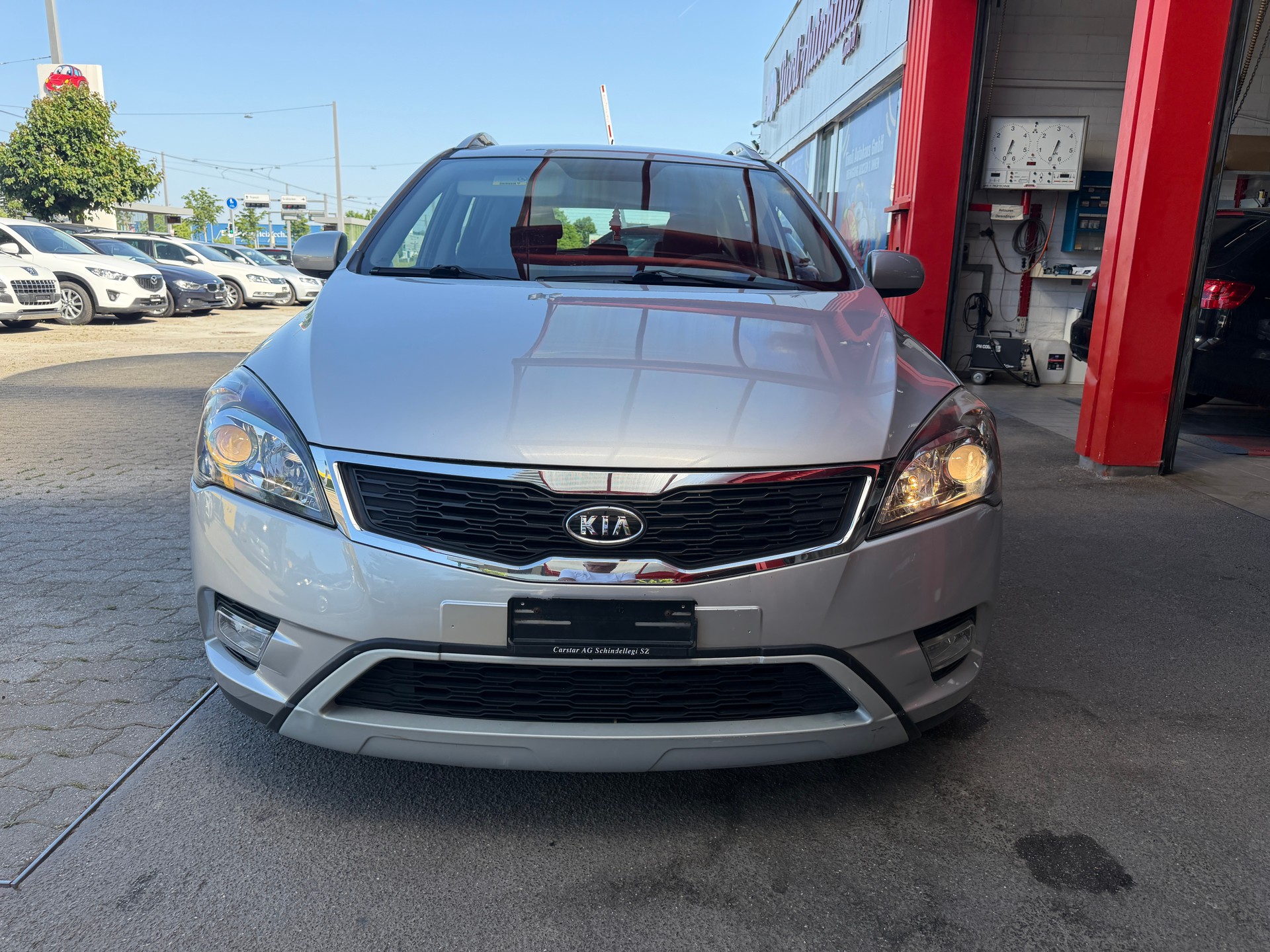 KIA Cee'd Sporty Wagon 1.4 16V Basic-image-1