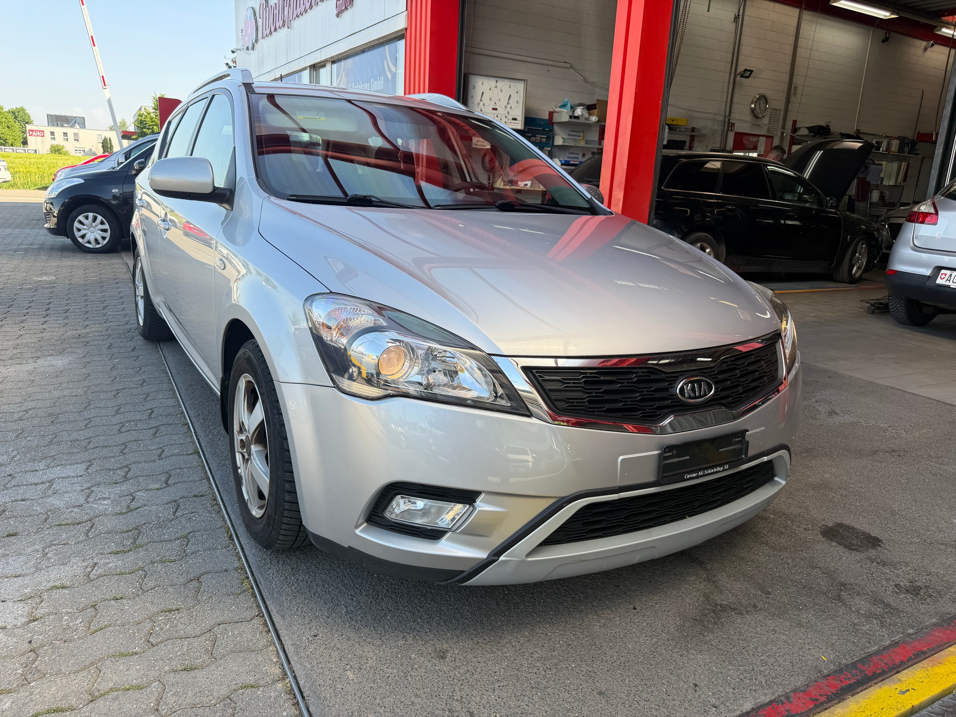KIA Cee'd Sporty Wagon 1.4 16V Basic-image-2