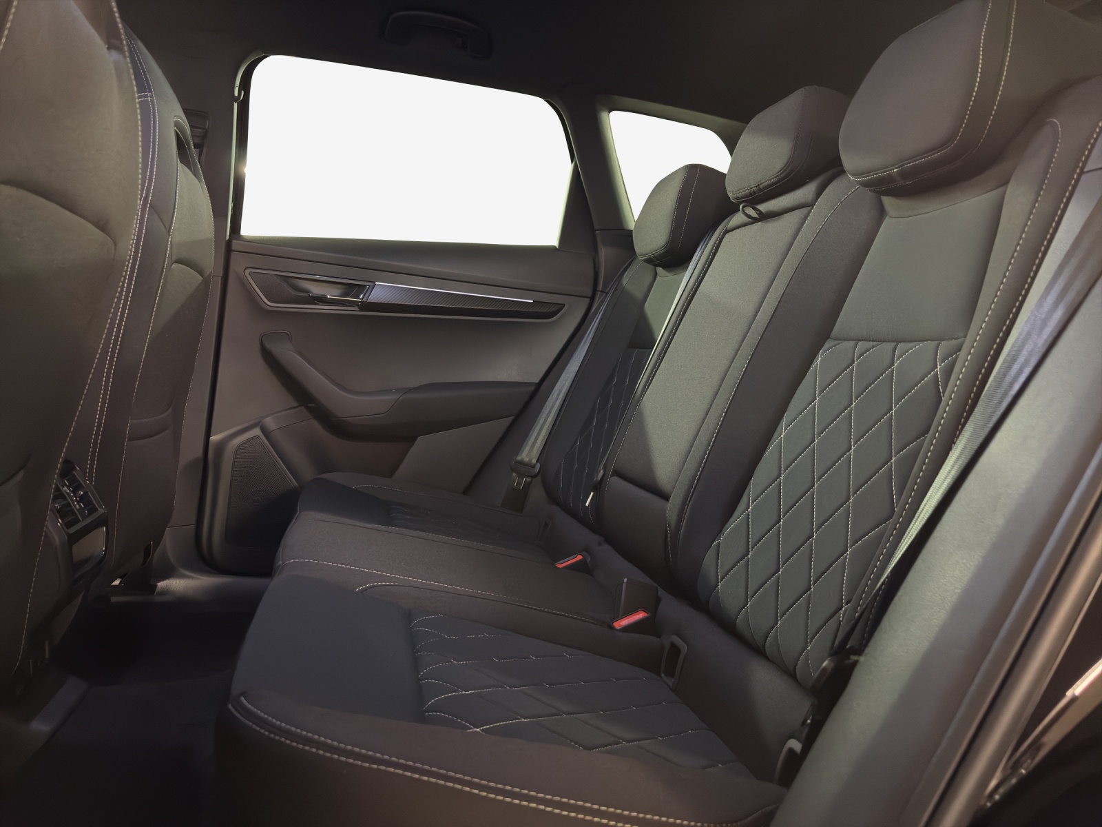 SKODA Karoq 2.0 TSI Dynamic Limited Edition 4x4 DSG-image-11