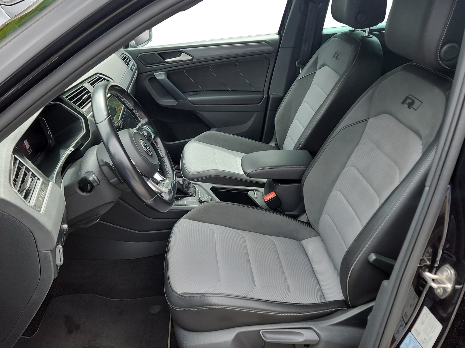 VW Tiguan 2.0 TDI SCR Highline 4Motion DSG-image-8