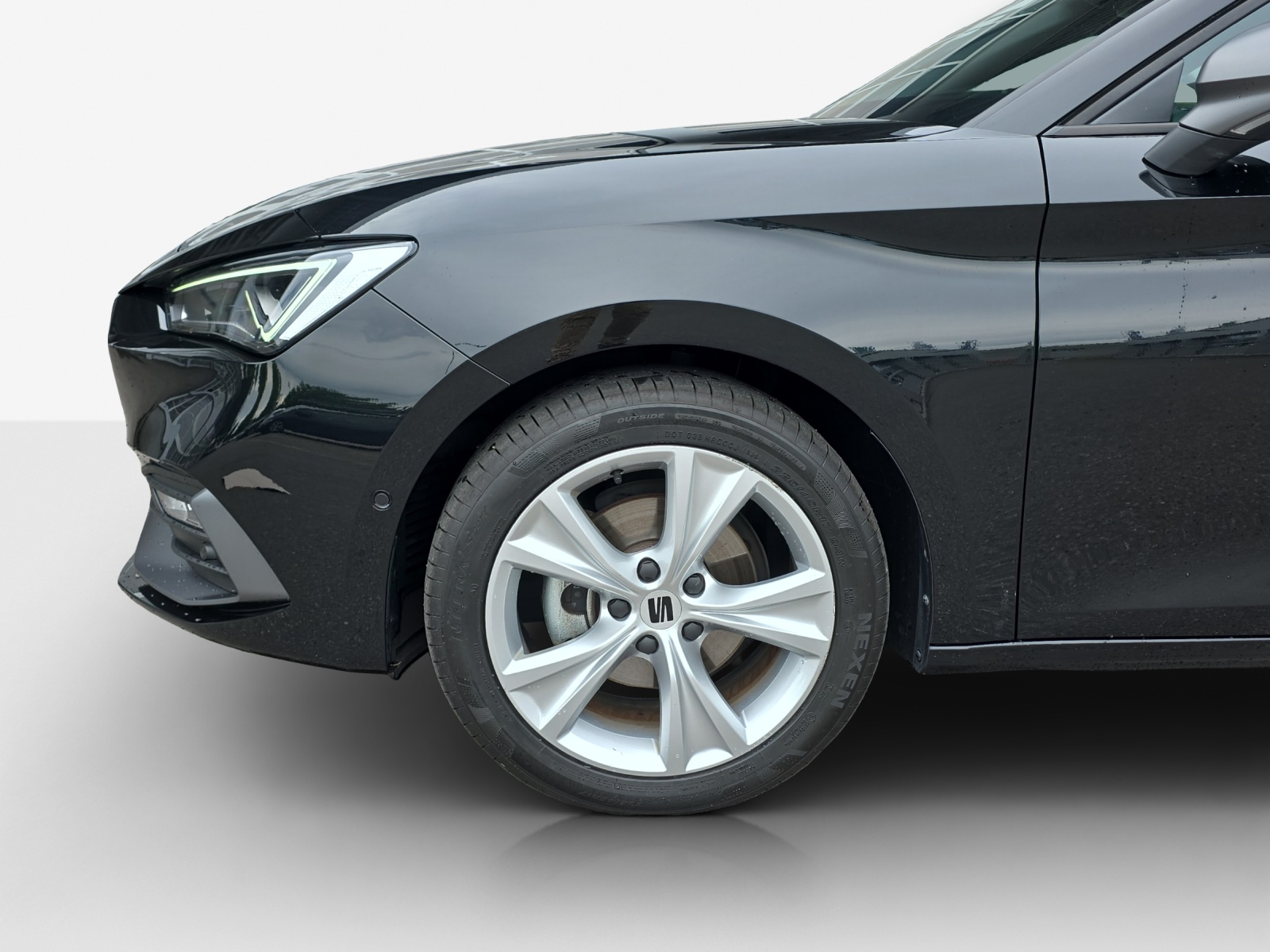 SEAT Leon 1.5 eTSI mHEV DSG FR-image-15