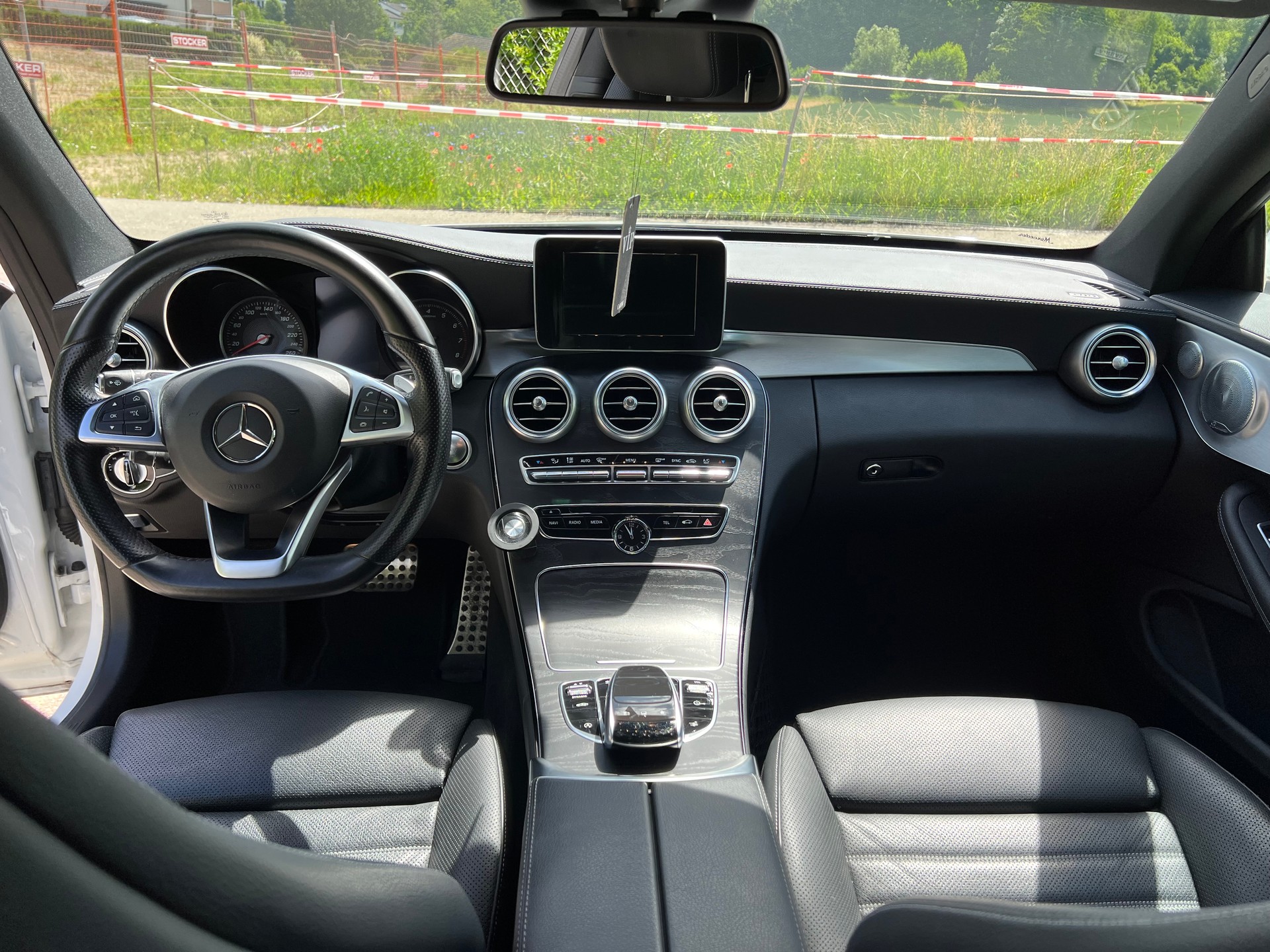 MERCEDES-BENZ C 250 Coupé AMG Line-image-4