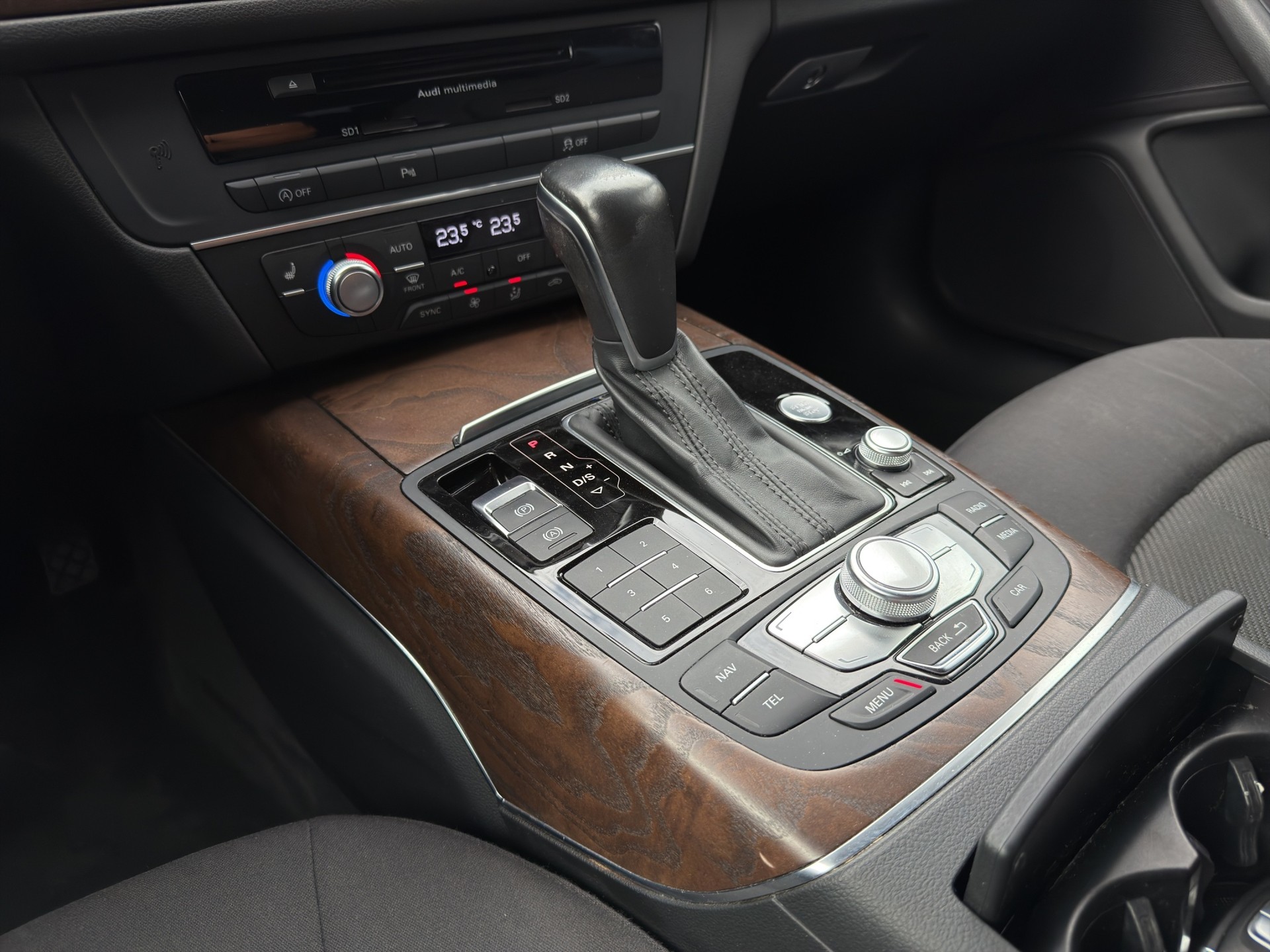 AUDI A6 Avant 2.0 TFSI S-tronic-image-16