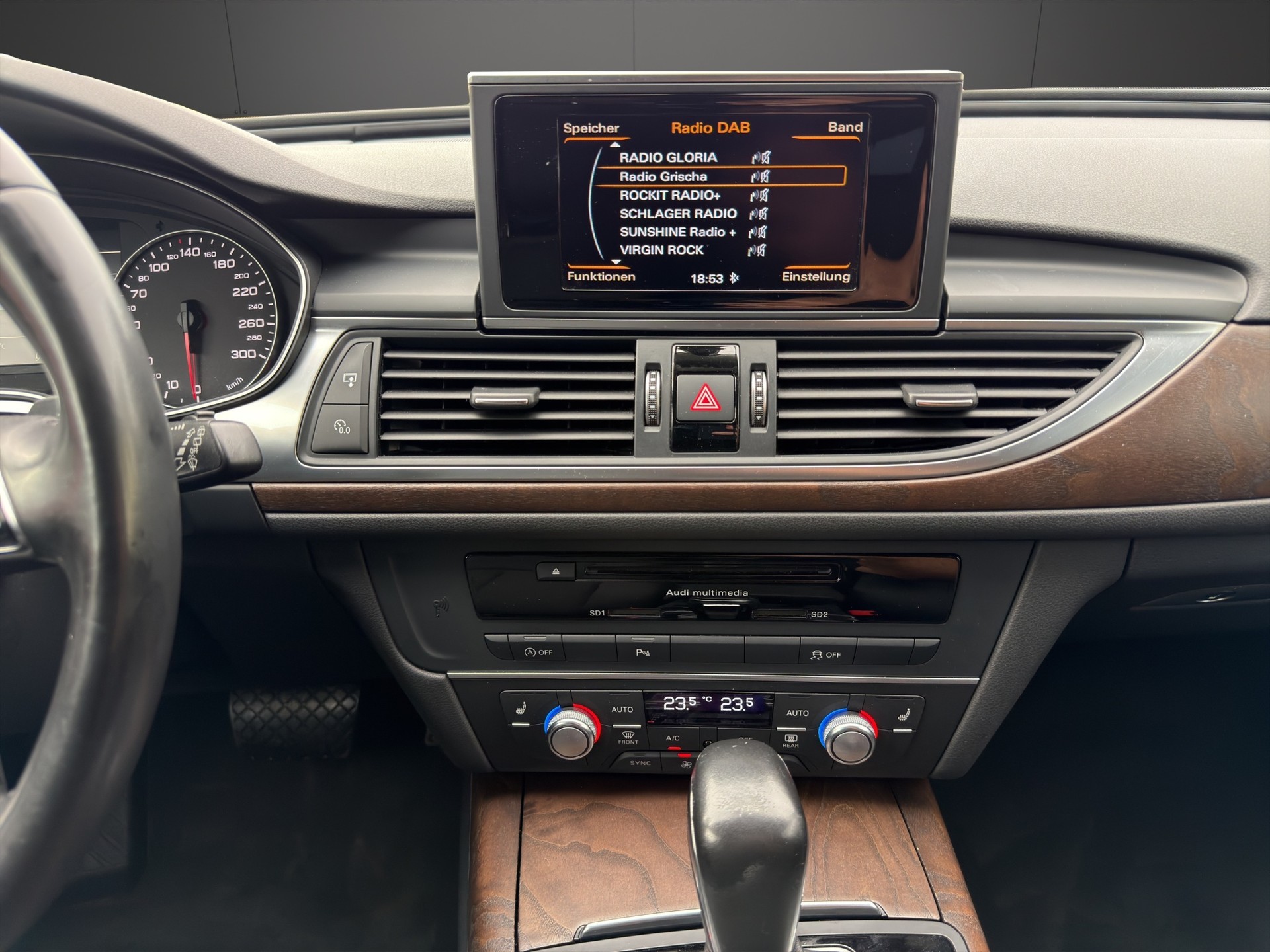 AUDI A6 Avant 2.0 TFSI S-tronic-image-12