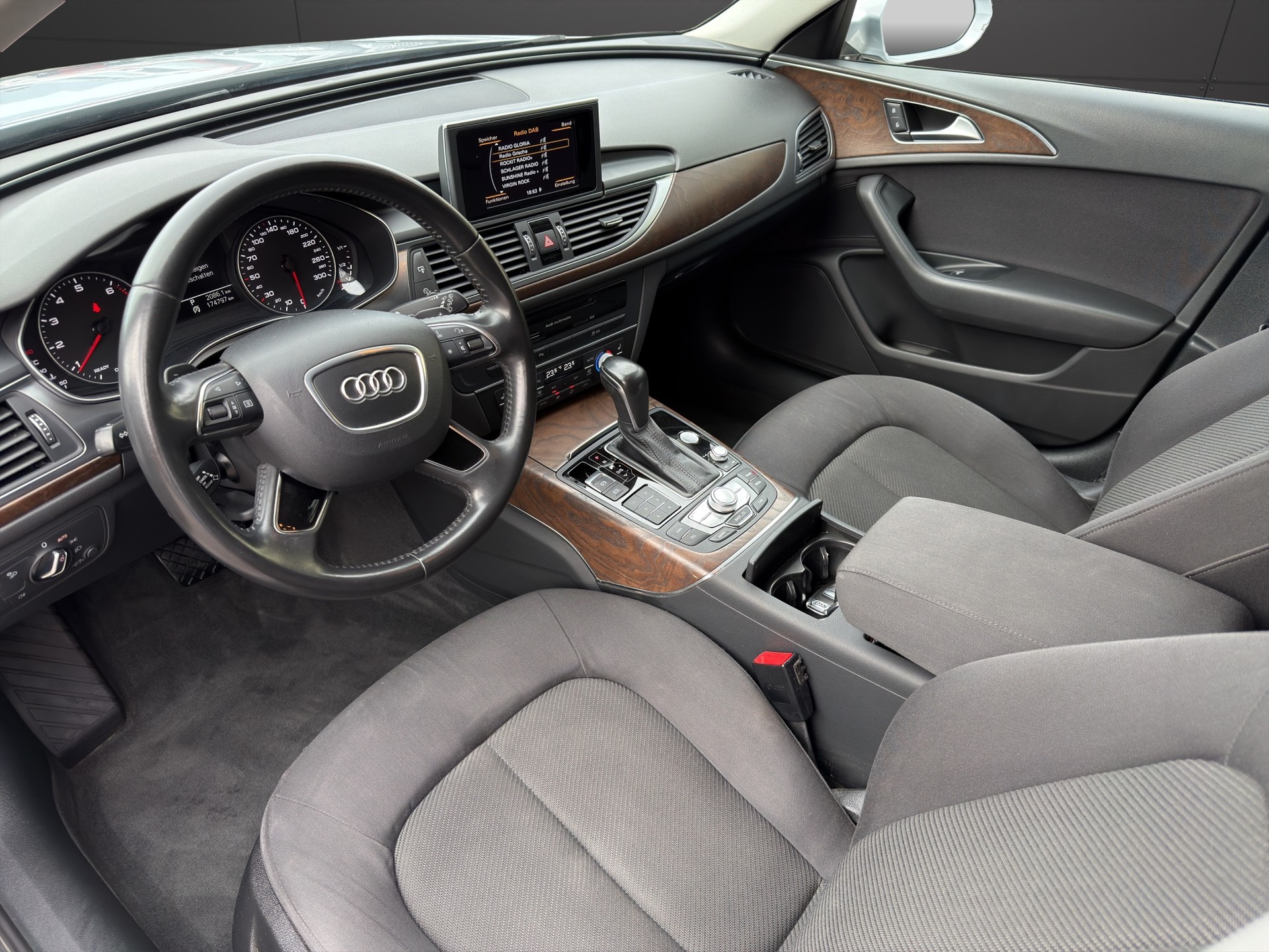 AUDI A6 Avant 2.0 TFSI S-tronic-image-9