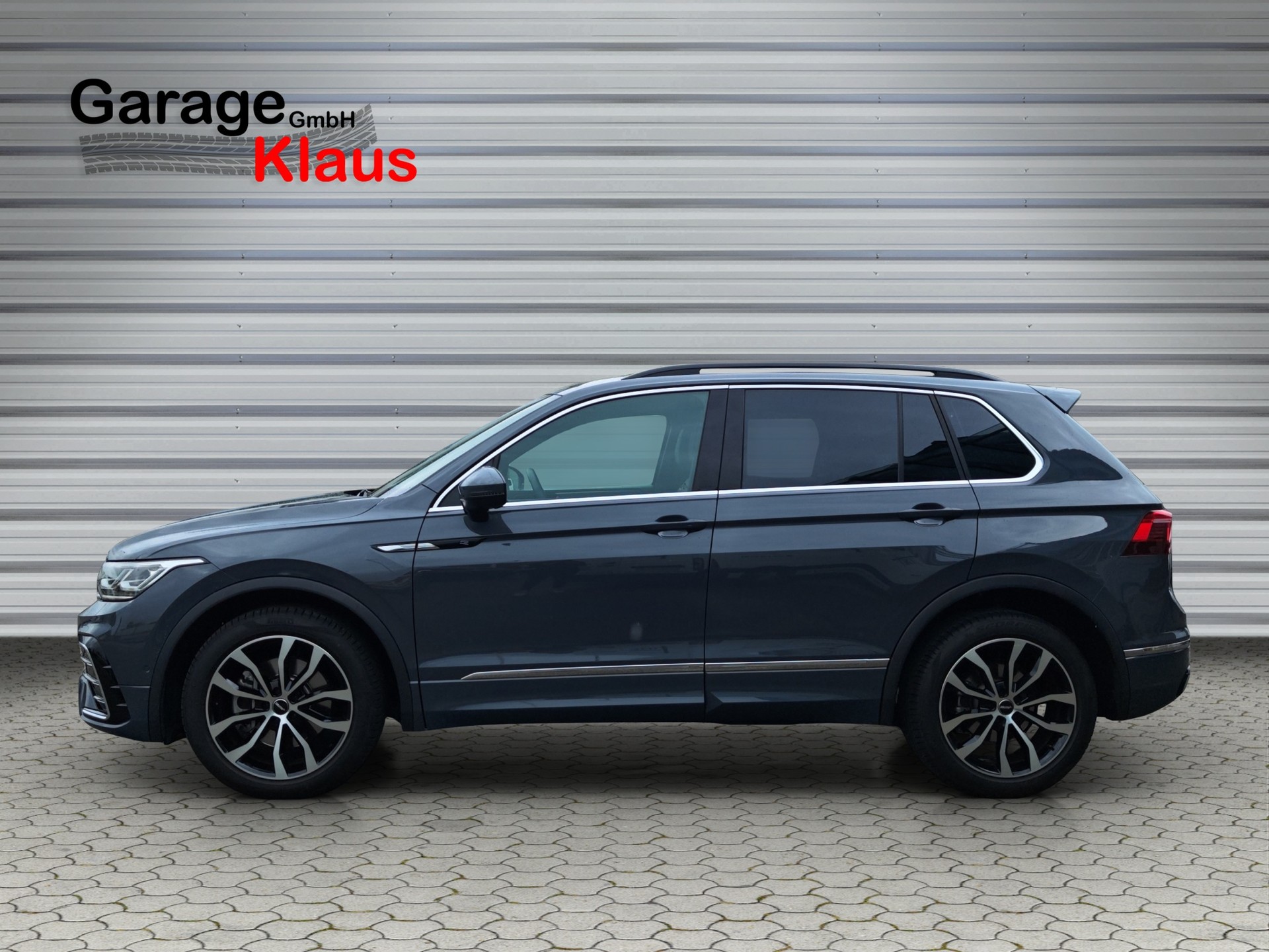 VW Tiguan 2.0TSI R-Line 4Motion DSG-image-2