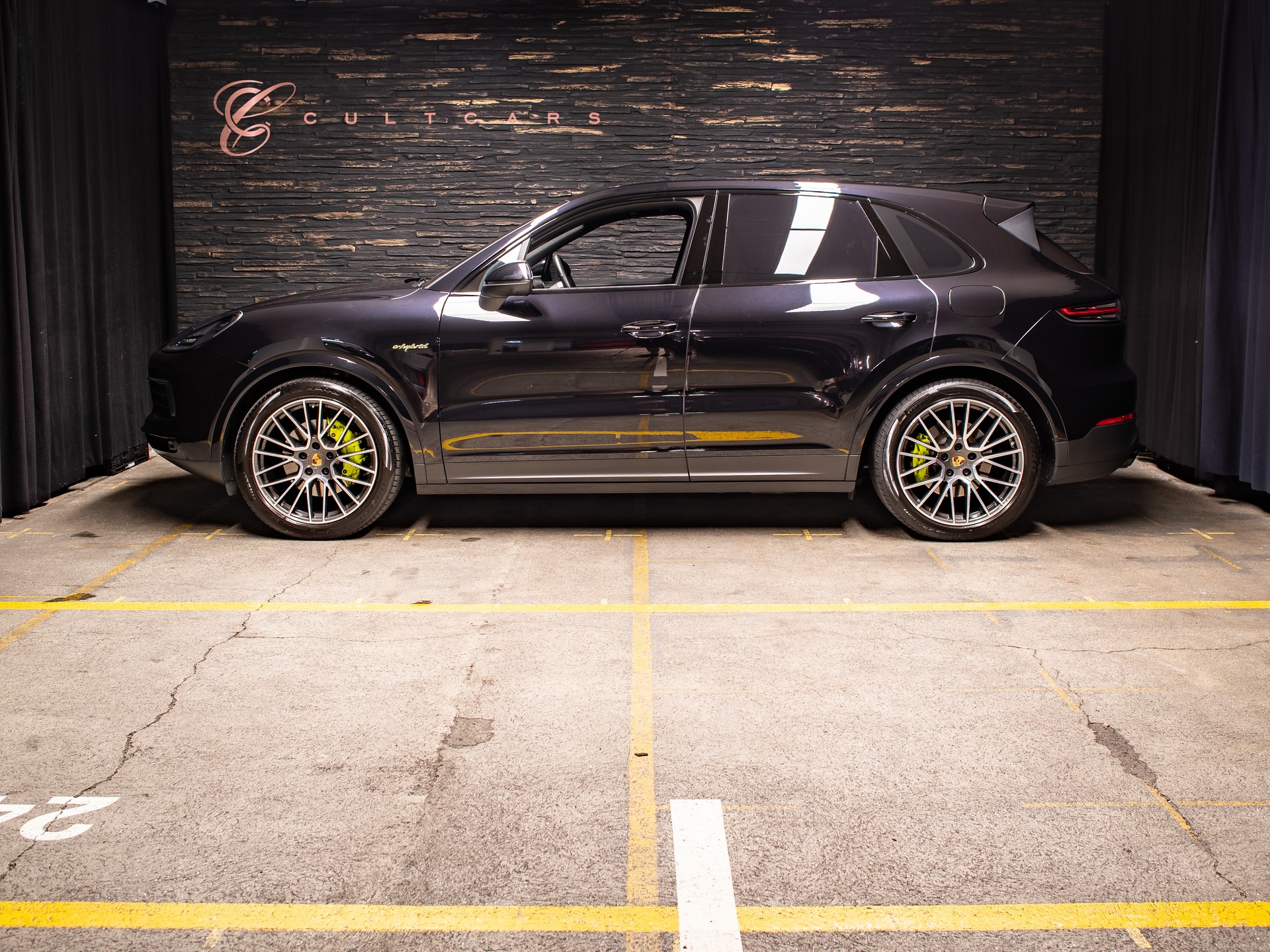 PORSCHE Cayenne E-Hybrid-image-1