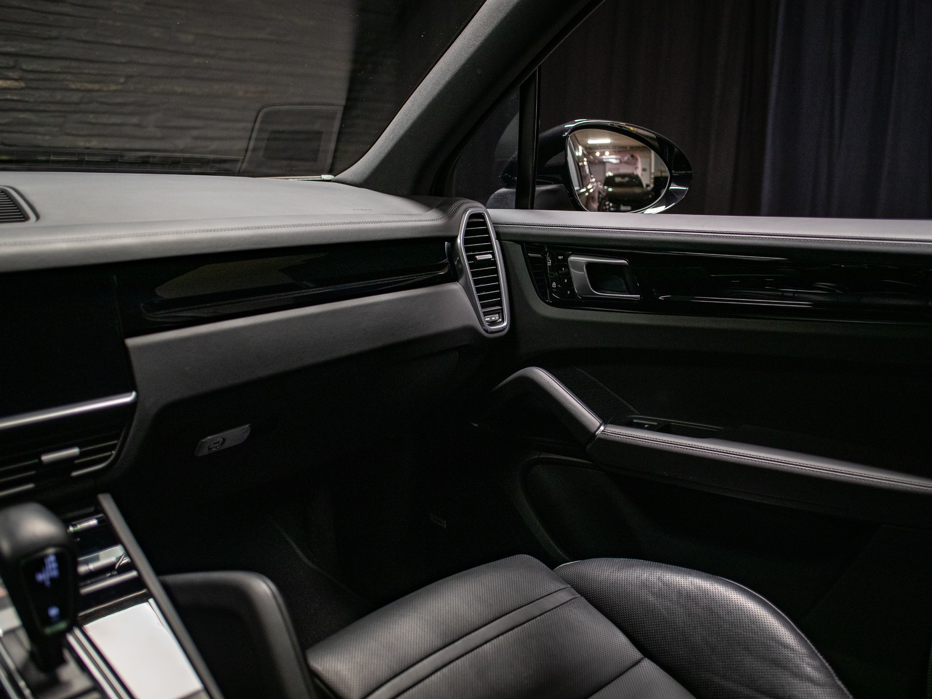 PORSCHE Cayenne E-Hybrid-image-27