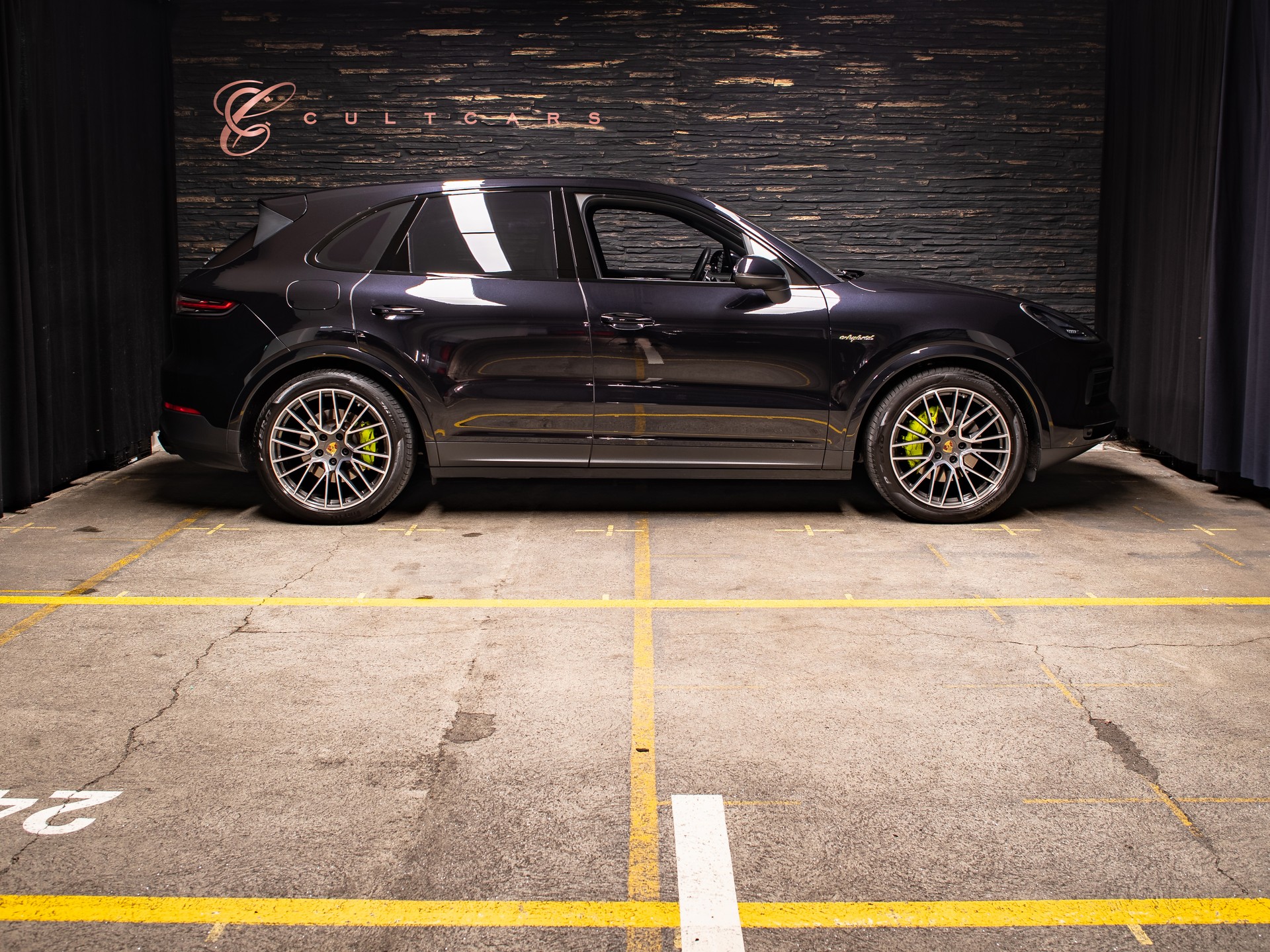 PORSCHE Cayenne E-Hybrid-image-0