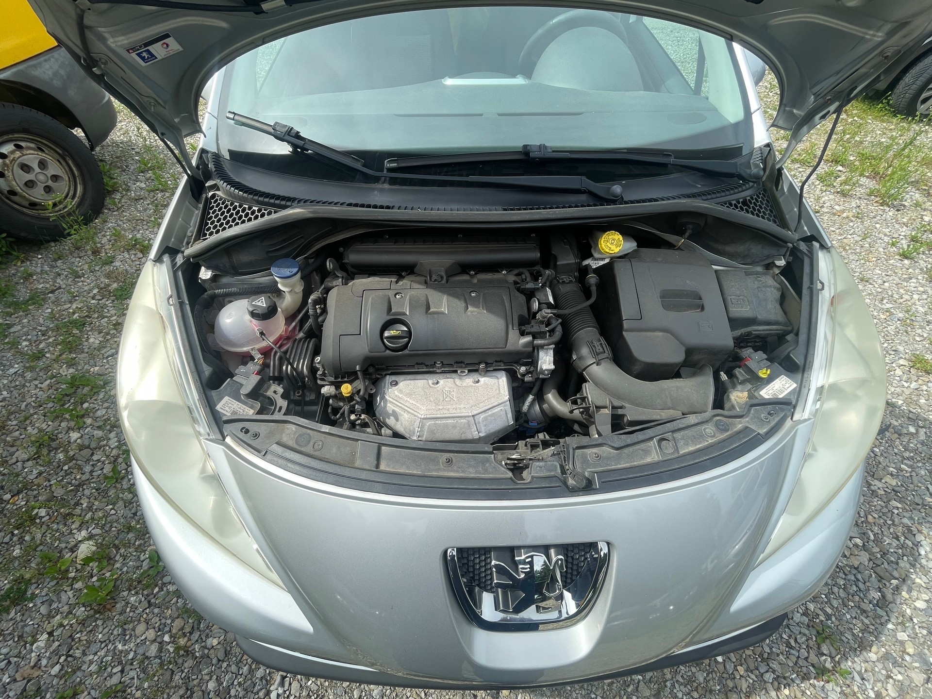 PEUGEOT 207 1.6 16V Sport-image-12
