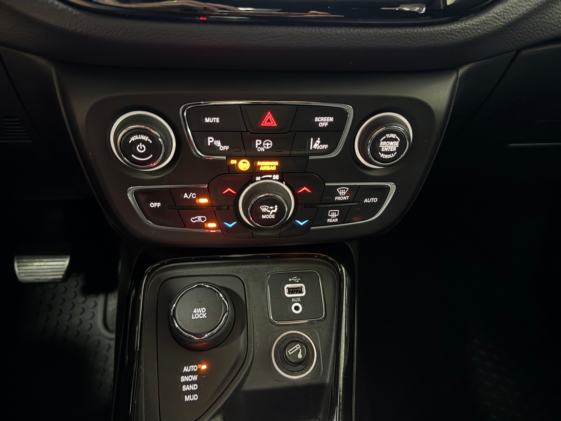 JEEP Compass 2.0CRD Limited AWD 9ATX-image-17