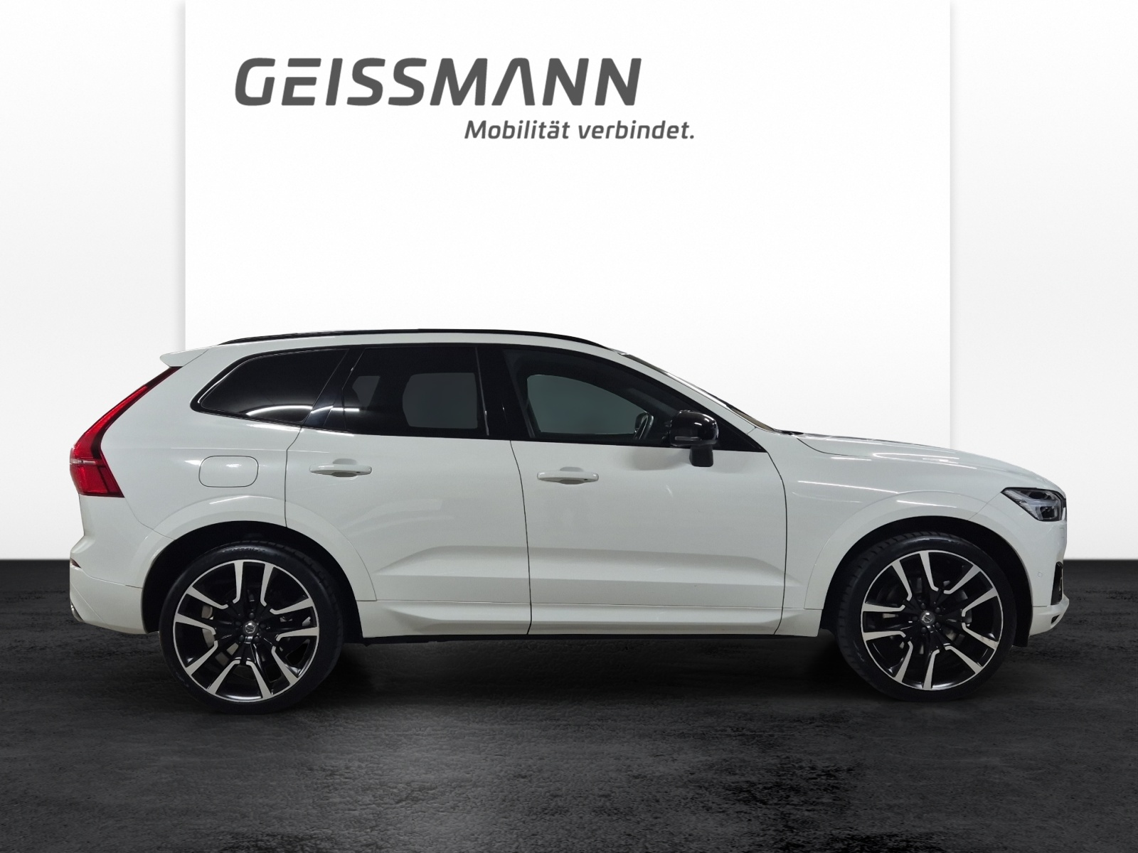 VOLVO XC60 2.0 T8 TE R-Design eAWD-showroom-element-3