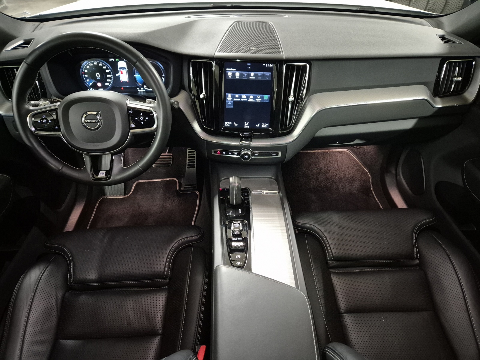 VOLVO XC60 2.0 T8 TE R-Design eAWD-image-10
