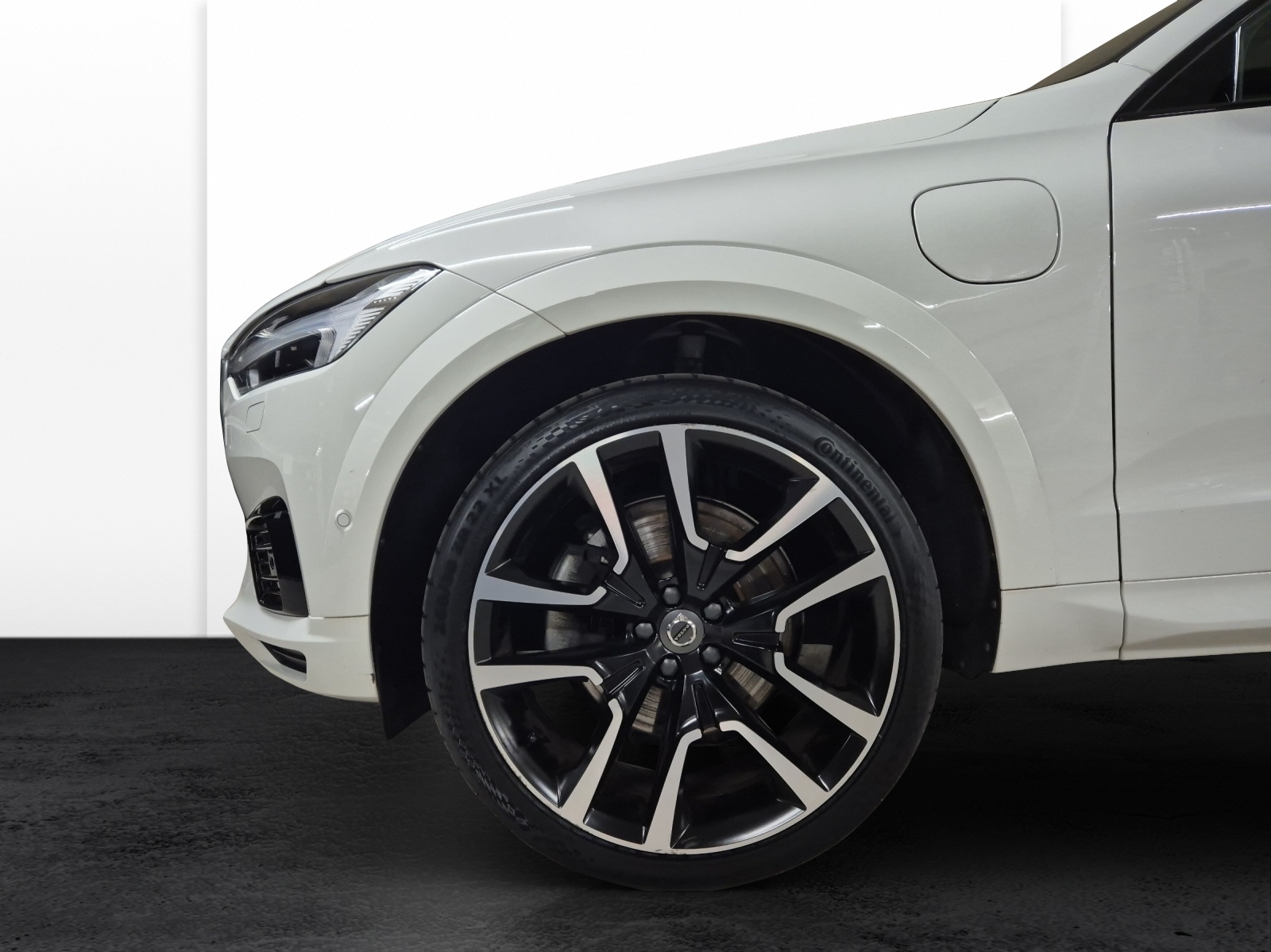 VOLVO XC60 2.0 T8 TE R-Design eAWD-image-19