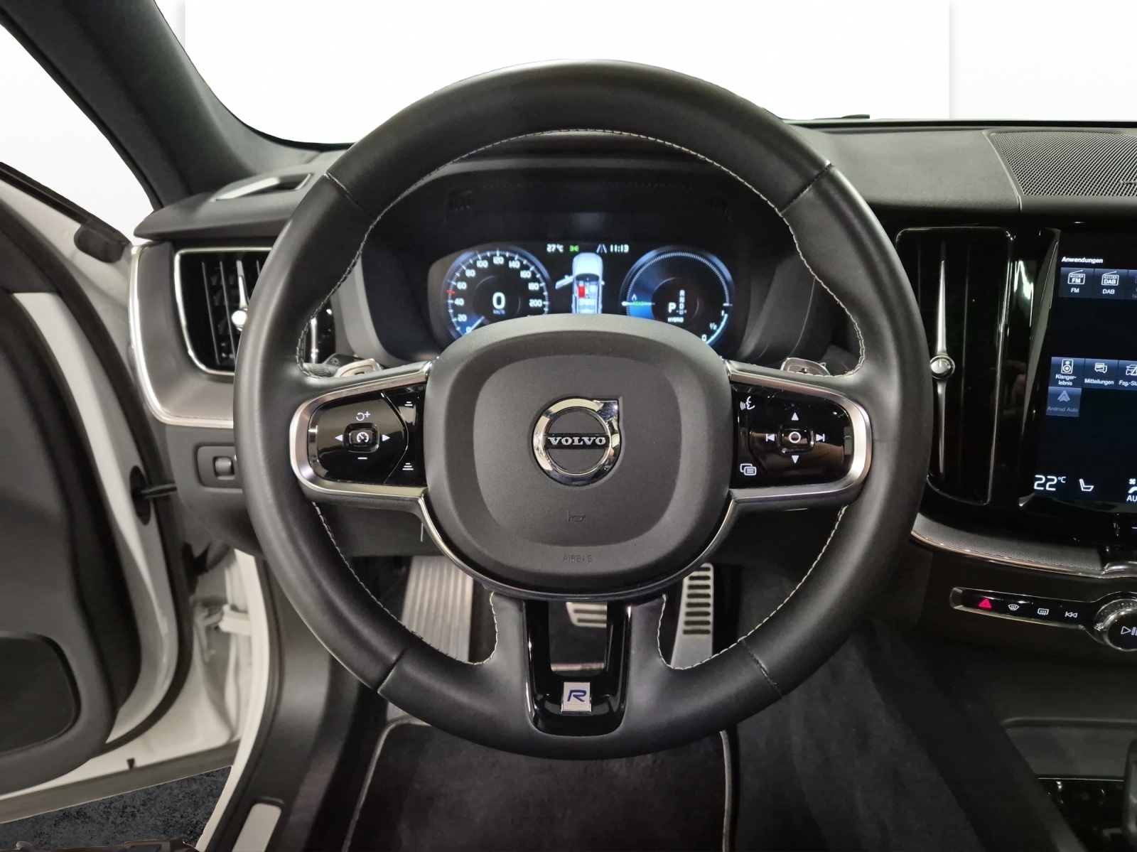 VOLVO XC60 2.0 T8 TE R-Design eAWD-image-9